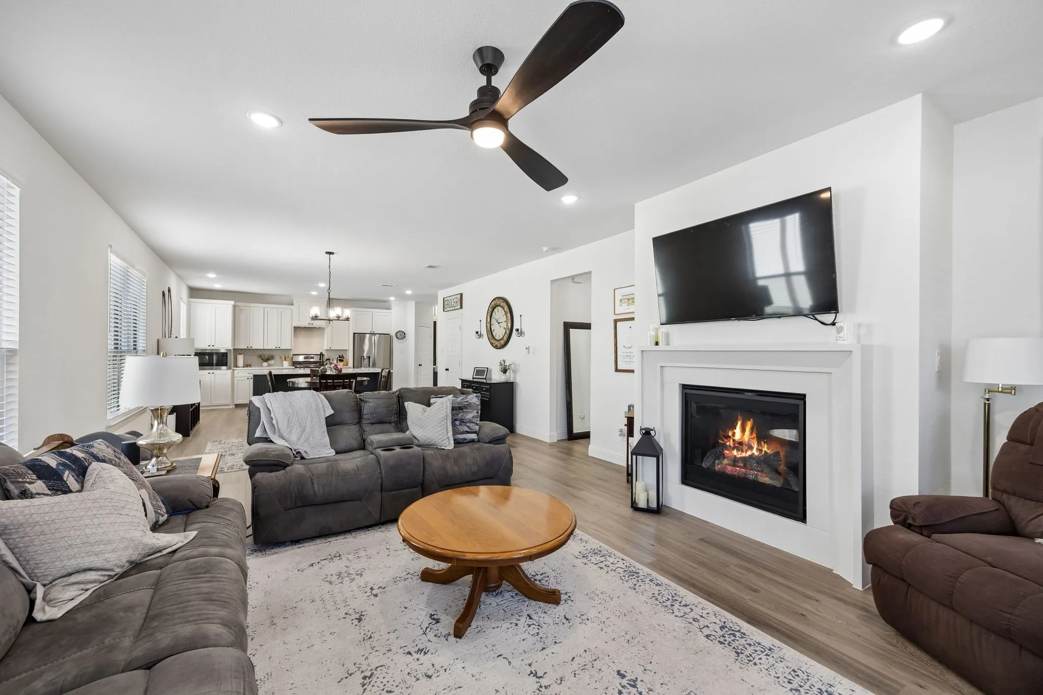 Single Family Residence For Sale in Tarrant County , 9036 Lakeside Drive, Fort Worth, Texas 76179, 4 Bedroom, 3 Bathroom, 2 Garage spaces, 2,279 Sqft, built in 2022, mls#21408971, Real Estate Agent in Fort Worth, Homes For Sale in Tarrant county, Homes For Sale in Fort Worth, Realtor in Fort Worth Texas, Real Estate Brokerage Independent Realty Texas, Luminita Cordes Realtor