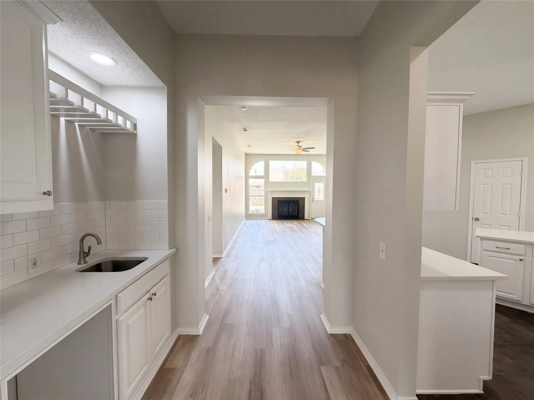 Single Family Residence For Sale in Tarrant County , 401 Pin Oak Trail, Keller, Texas 76248, 4 Bedroom, 2 Bathroom, 2 Garage spaces, 2,512 Sqft, built in 1996, mls#21407957, Real Estate Agent in Keller, Homes For Sale in Tarrant county, Homes For Sale in Keller, Realtor in Keller Texas, Real Estate Brokerage Independent Realty Texas, Luminita Cordes Realtor