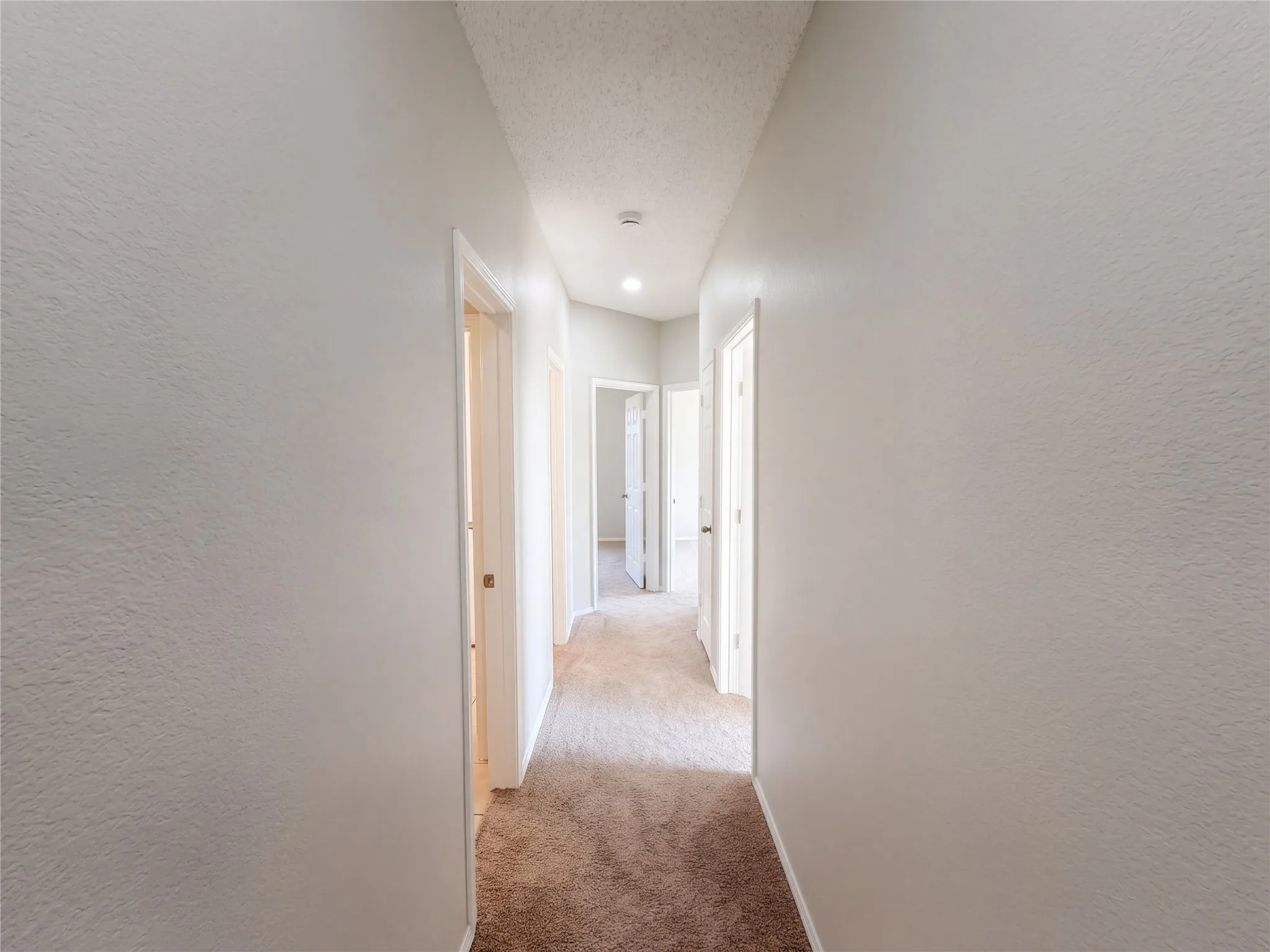 Single Family Residence For Sale in Tarrant County , 401 Pin Oak Trail, Keller, Texas 76248, 4 Bedroom, 2 Bathroom, 2 Garage spaces, 2,512 Sqft, built in 1996, mls#21407957, Real Estate Agent in Keller, Homes For Sale in Tarrant county, Homes For Sale in Keller, Realtor in Keller Texas, Real Estate Brokerage Independent Realty Texas, Luminita Cordes Realtor