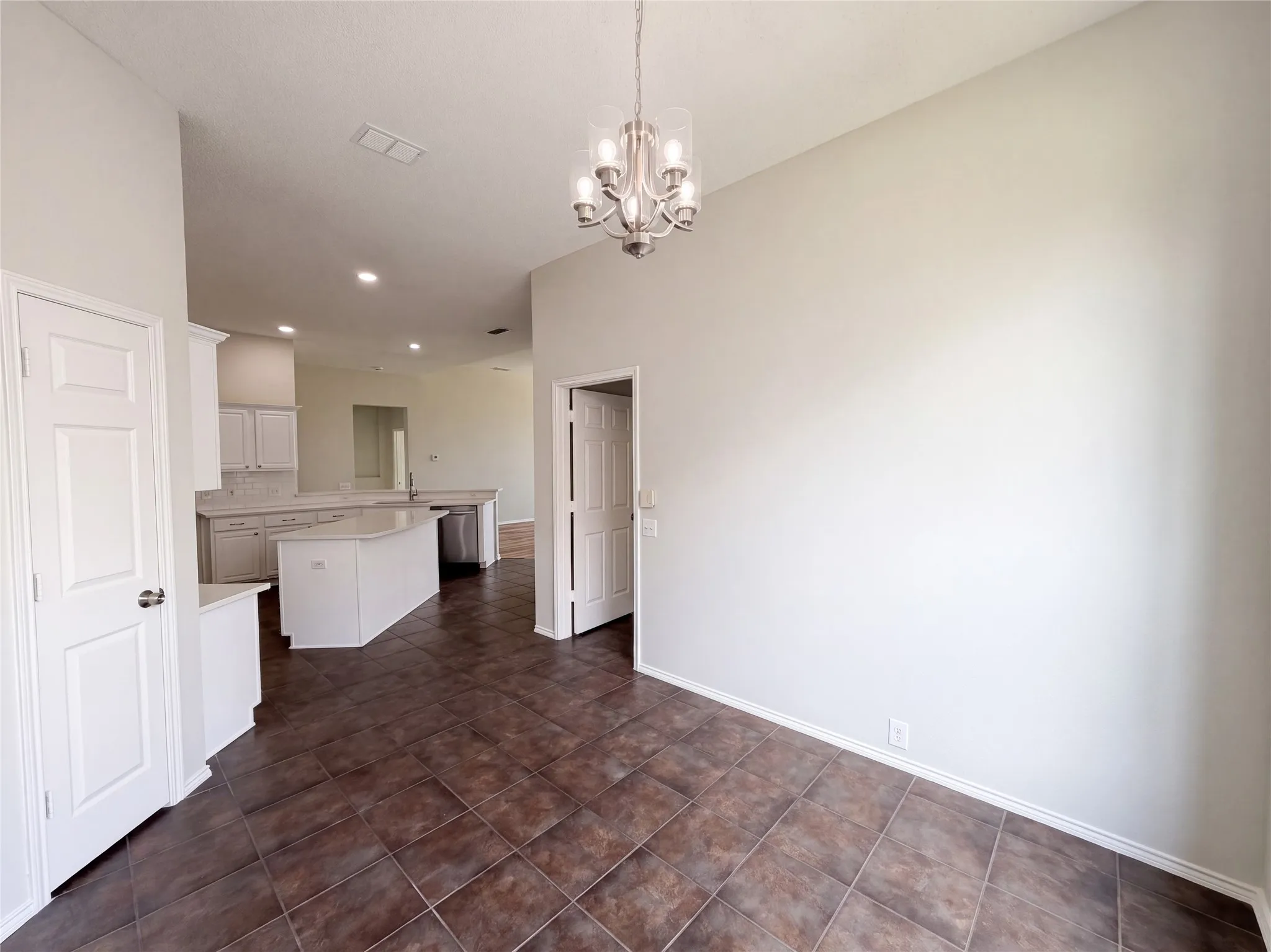 Single Family Residence For Sale in Tarrant County , 401 Pin Oak Trail, Keller, Texas 76248, 4 Bedroom, 2 Bathroom, 2 Garage spaces, 2,512 Sqft, built in 1996, mls#21407957, Real Estate Agent in Keller, Homes For Sale in Tarrant county, Homes For Sale in Keller, Realtor in Keller Texas, Real Estate Brokerage Independent Realty Texas, Luminita Cordes Realtor