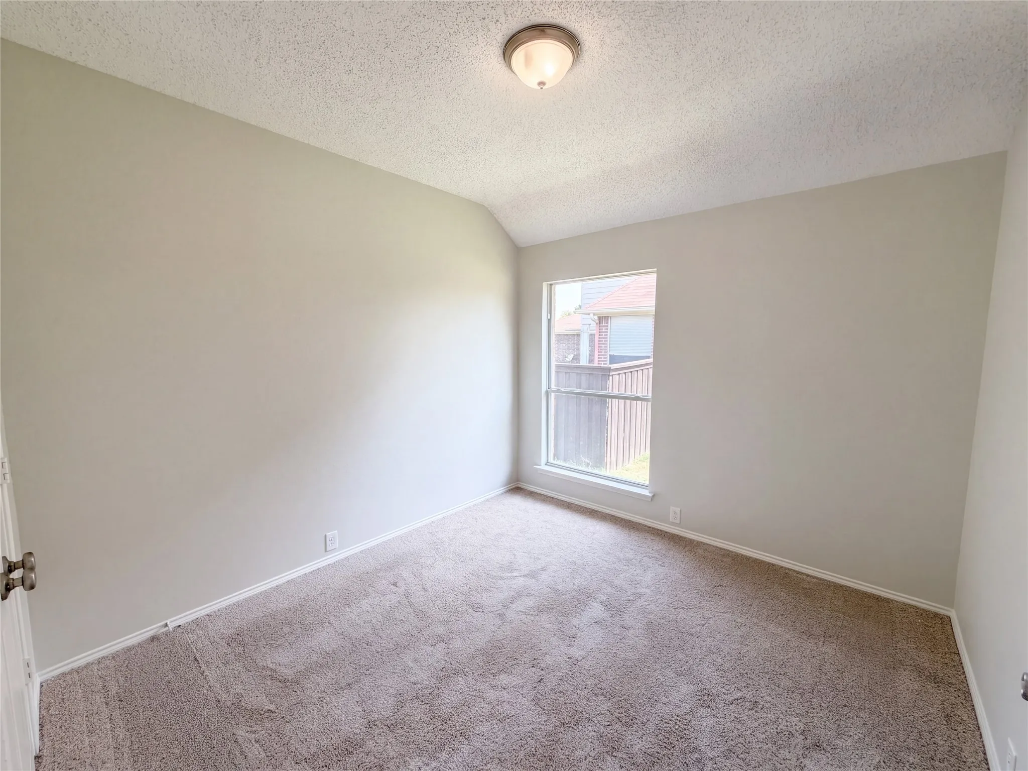 Single Family Residence For Sale in Tarrant County , 401 Pin Oak Trail, Keller, Texas 76248, 4 Bedroom, 2 Bathroom, 2 Garage spaces, 2,512 Sqft, built in 1996, mls#21407957, Real Estate Agent in Keller, Homes For Sale in Tarrant county, Homes For Sale in Keller, Realtor in Keller Texas, Real Estate Brokerage Independent Realty Texas, Luminita Cordes Realtor