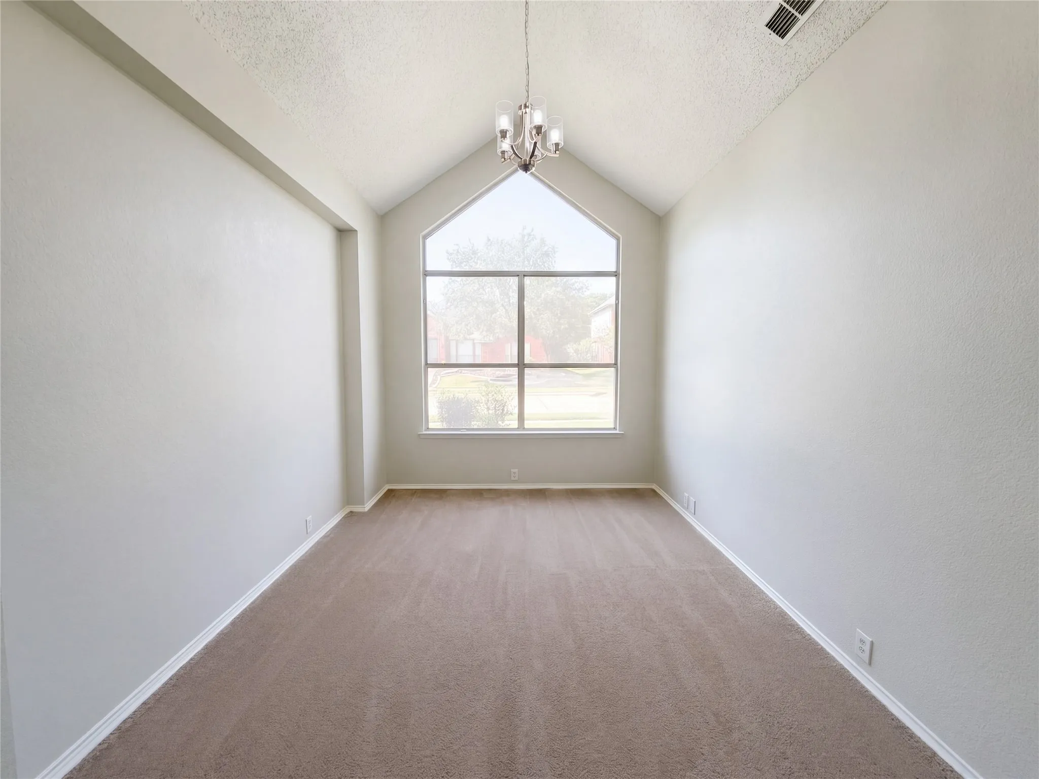 Single Family Residence For Sale in Tarrant County , 401 Pin Oak Trail, Keller, Texas 76248, 4 Bedroom, 2 Bathroom, 2 Garage spaces, 2,512 Sqft, built in 1996, mls#21407957, Real Estate Agent in Keller, Homes For Sale in Tarrant county, Homes For Sale in Keller, Realtor in Keller Texas, Real Estate Brokerage Independent Realty Texas, Luminita Cordes Realtor