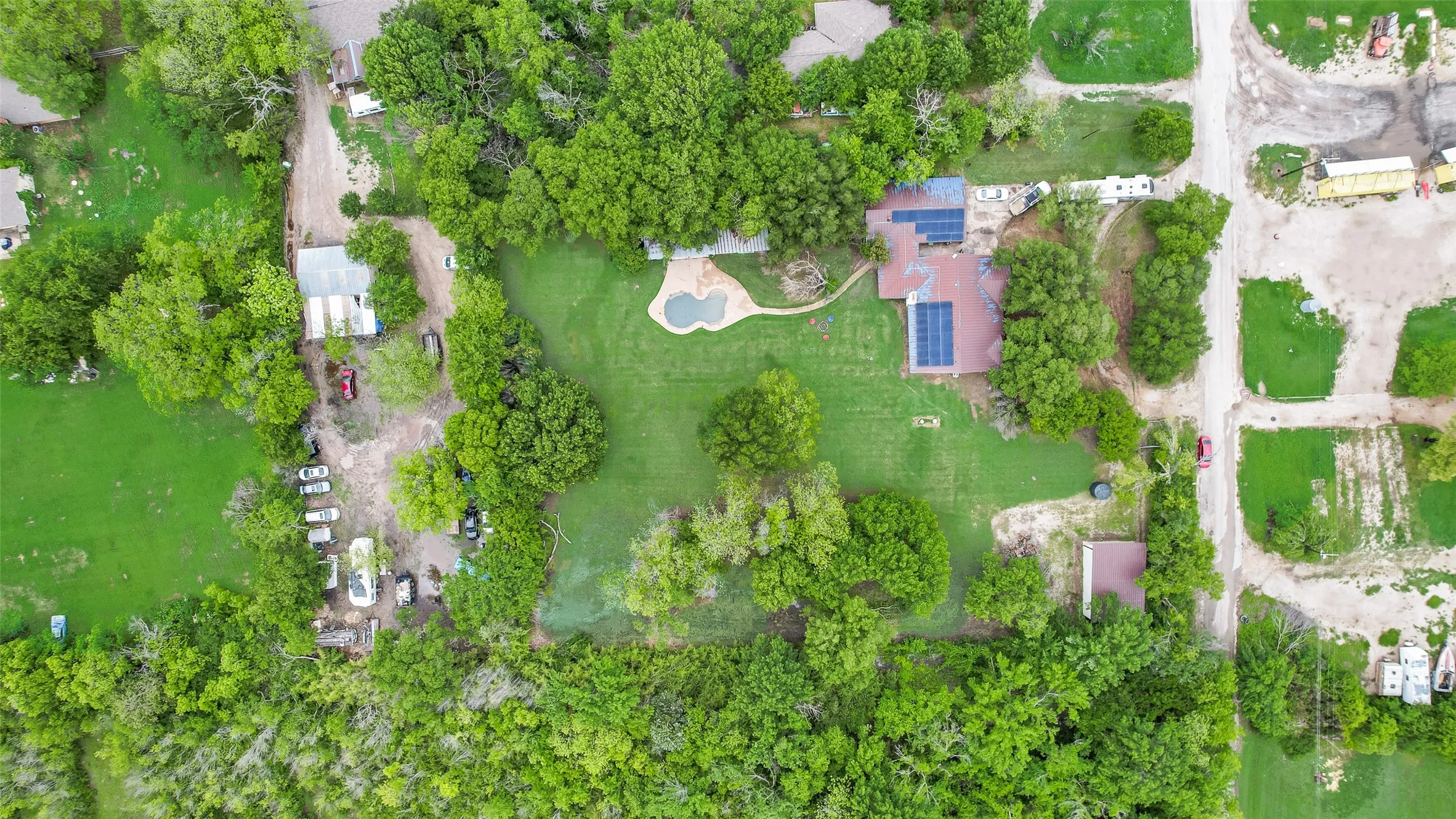 Single Family Residence For Sale in Denton County , 1809 N Trinity Road, Denton, Texas 76208, 2 Bedroom, 2 Bathroom, 12 Garage spaces, 2,005 Sqft, built in 1978, mls#21409013, Real Estate Agent in Denton, Homes For Sale in Denton county, Homes For Sale in Denton, Realtor in Denton Texas, Real Estate Brokerage Independent Realty Texas, Luminita Cordes Realtor