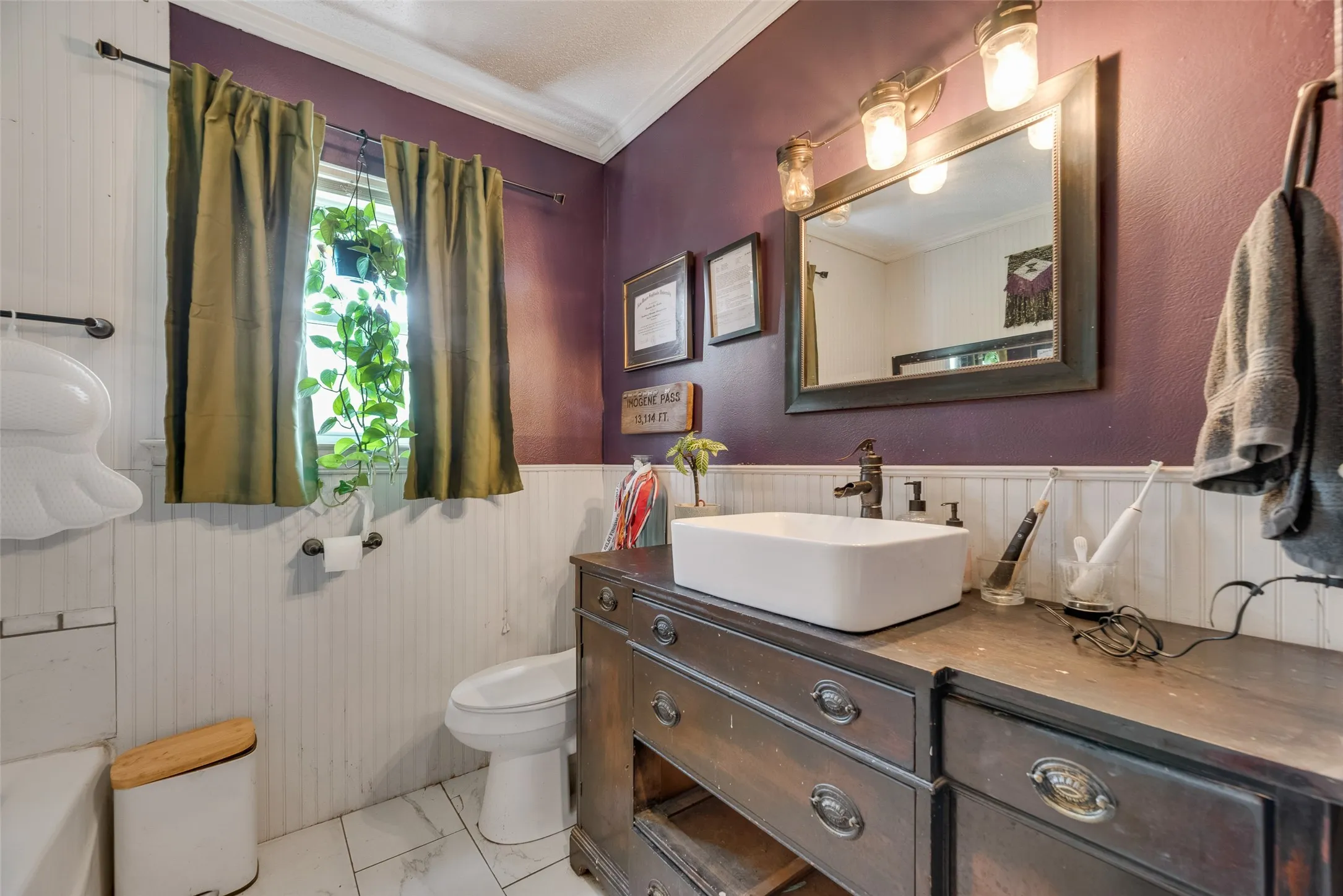 Single Family Residence For Sale in Denton County , 1809 N Trinity Road, Denton, Texas 76208, 2 Bedroom, 2 Bathroom, 12 Garage spaces, 2,005 Sqft, built in 1978, mls#21409013, Real Estate Agent in Denton, Homes For Sale in Denton county, Homes For Sale in Denton, Realtor in Denton Texas, Real Estate Brokerage Independent Realty Texas, Luminita Cordes Realtor
