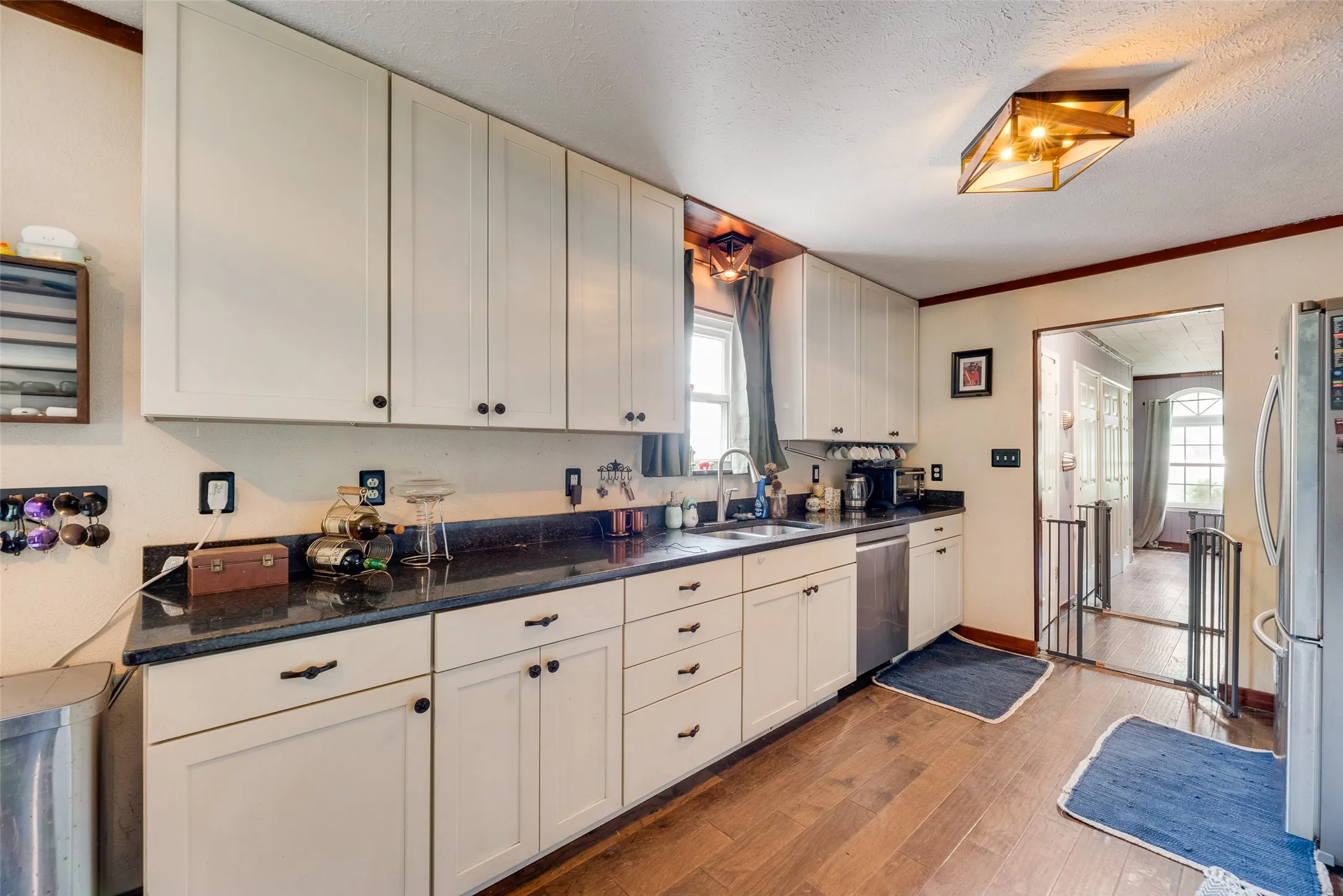 Single Family Residence For Sale in Denton County , 1809 N Trinity Road, Denton, Texas 76208, 2 Bedroom, 2 Bathroom, 12 Garage spaces, 2,005 Sqft, built in 1978, mls#21409013, Real Estate Agent in Denton, Homes For Sale in Denton county, Homes For Sale in Denton, Realtor in Denton Texas, Real Estate Brokerage Independent Realty Texas, Luminita Cordes Realtor
