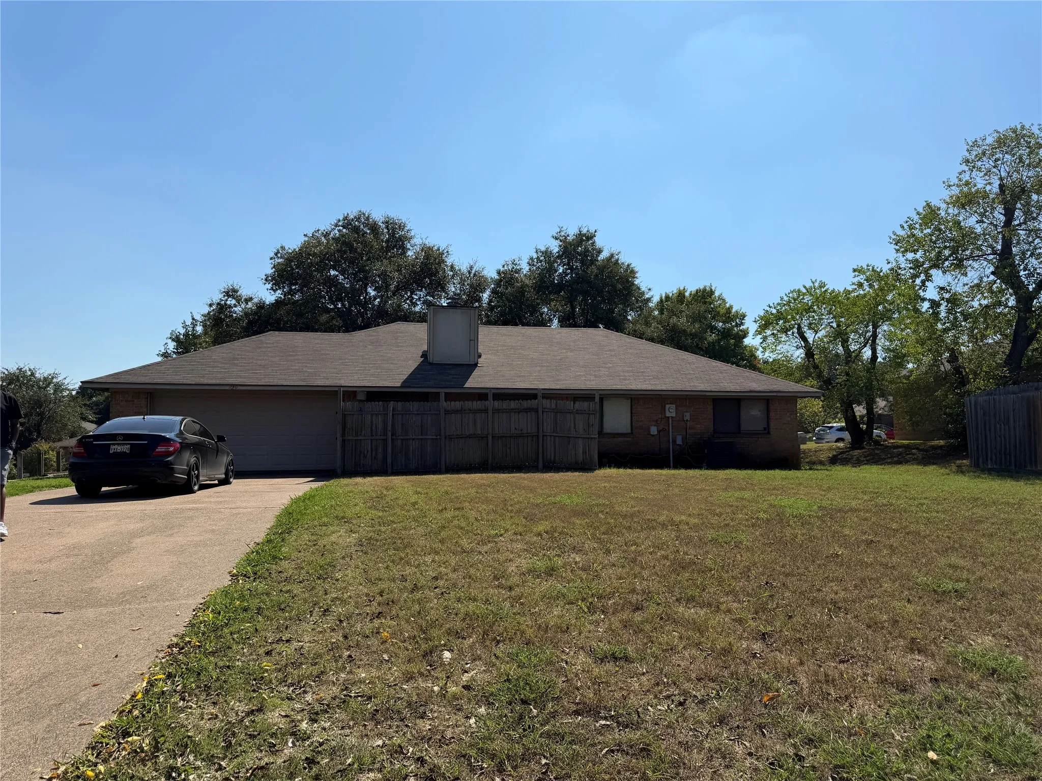 Single Family Residence For Sale in Dallas County , 1129 Evergreen Circle, De Soto, Texas 75115, 3 Bedroom, 2 Bathroom, 2 Garage spaces, 1,342 Sqft, built in 1982, mls#21409015, Real Estate Agent in De Soto, Homes For Sale in Dallas county, Homes For Sale in De Soto, Realtor in De Soto Texas, Real Estate Brokerage Independent Realty Texas, Luminita Cordes Realtor