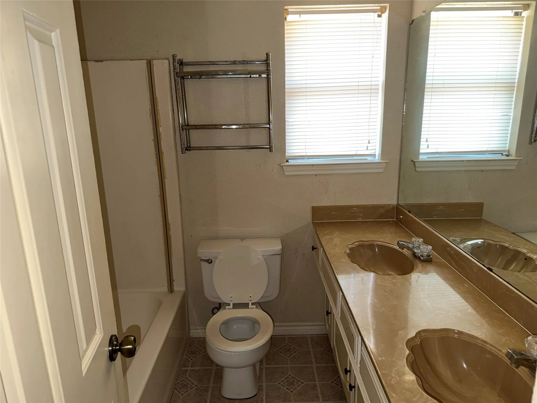 Single Family Residence For Sale in Dallas County , 1129 Evergreen Circle, De Soto, Texas 75115, 3 Bedroom, 2 Bathroom, 2 Garage spaces, 1,342 Sqft, built in 1982, mls#21409015, Real Estate Agent in De Soto, Homes For Sale in Dallas county, Homes For Sale in De Soto, Realtor in De Soto Texas, Real Estate Brokerage Independent Realty Texas, Luminita Cordes Realtor