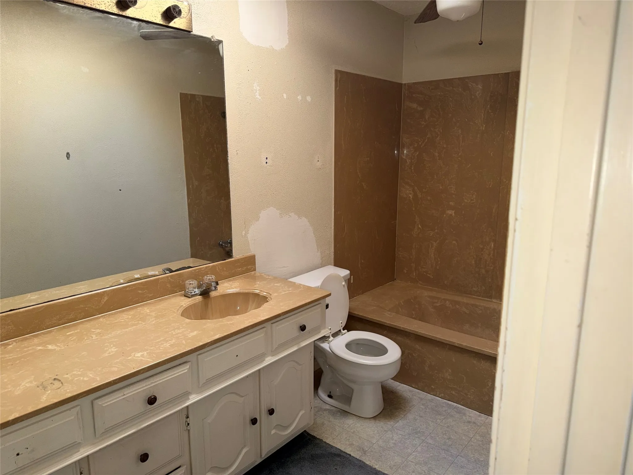 Single Family Residence For Sale in Dallas County , 1129 Evergreen Circle, De Soto, Texas 75115, 3 Bedroom, 2 Bathroom, 2 Garage spaces, 1,342 Sqft, built in 1982, mls#21409015, Real Estate Agent in De Soto, Homes For Sale in Dallas county, Homes For Sale in De Soto, Realtor in De Soto Texas, Real Estate Brokerage Independent Realty Texas, Luminita Cordes Realtor