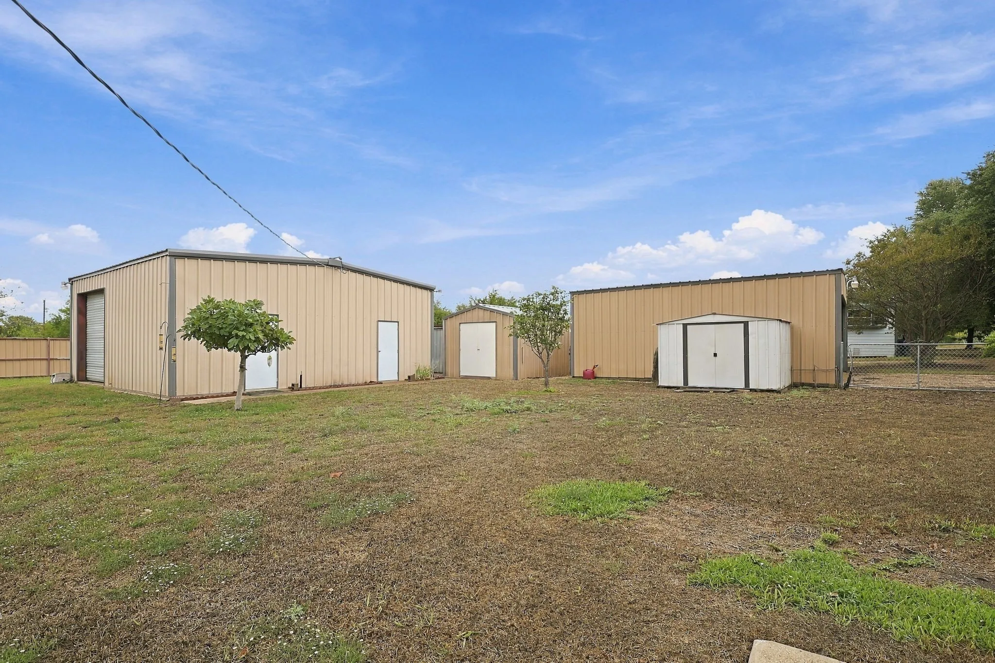 Mobile Home For Sale in Ellis County , 510 Oak Dell Lane, Red Oak, Texas 75154, 2 Bedroom, 2 Bathroom, Garage spaces, 1,120 Sqft, built in 1970, mls#21408529, Real Estate Agent in Red Oak, Homes For Sale in Ellis county, Homes For Sale in Red Oak, Realtor in Red Oak Texas, Real Estate Brokerage Independent Realty Texas, Luminita Cordes Realtor
