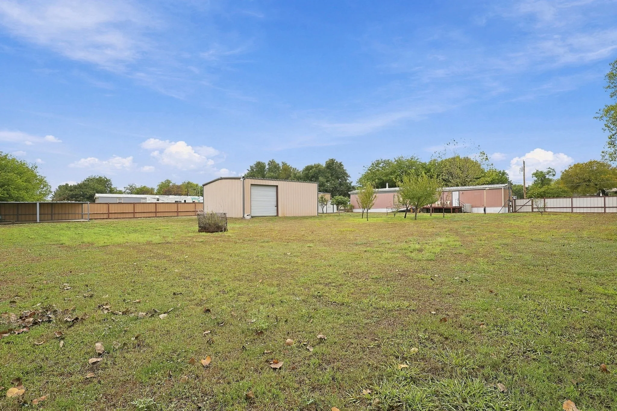 Mobile Home For Sale in Ellis County , 510 Oak Dell Lane, Red Oak, Texas 75154, 2 Bedroom, 2 Bathroom, Garage spaces, 1,120 Sqft, built in 1970, mls#21408529, Real Estate Agent in Red Oak, Homes For Sale in Ellis county, Homes For Sale in Red Oak, Realtor in Red Oak Texas, Real Estate Brokerage Independent Realty Texas, Luminita Cordes Realtor