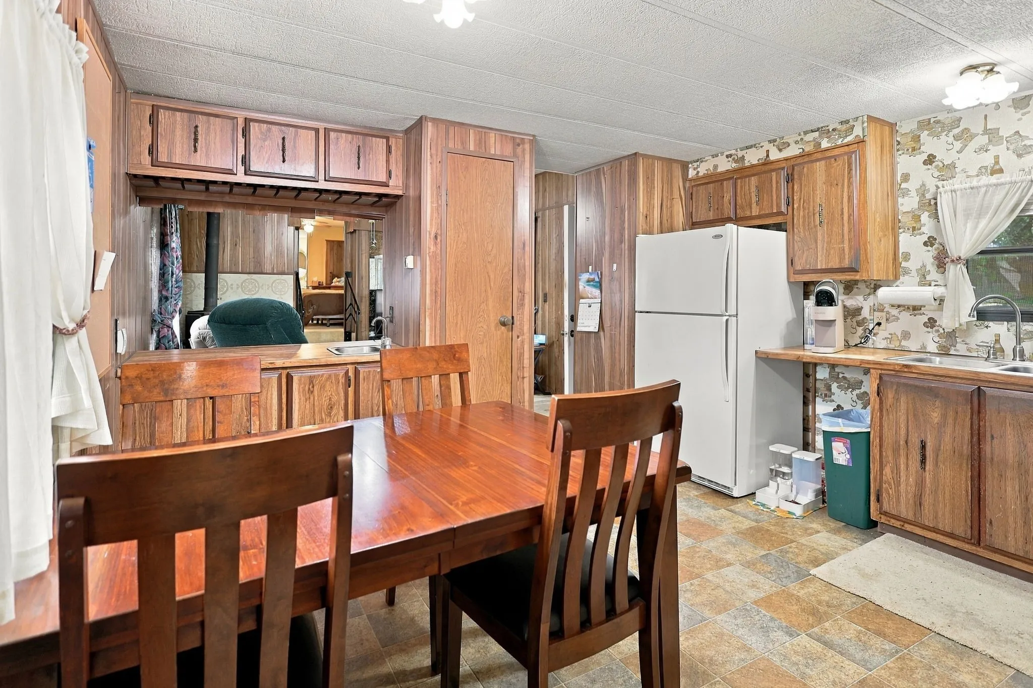 Mobile Home For Sale in Ellis County , 510 Oak Dell Lane, Red Oak, Texas 75154, 2 Bedroom, 2 Bathroom, Garage spaces, 1,120 Sqft, built in 1970, mls#21408529, Real Estate Agent in Red Oak, Homes For Sale in Ellis county, Homes For Sale in Red Oak, Realtor in Red Oak Texas, Real Estate Brokerage Independent Realty Texas, Luminita Cordes Realtor