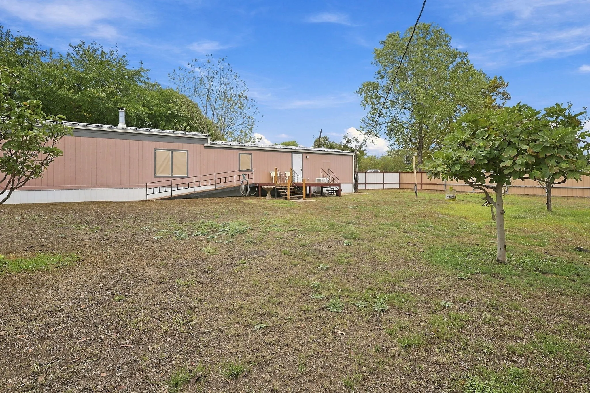 Mobile Home For Sale in Ellis County , 510 Oak Dell Lane, Red Oak, Texas 75154, 2 Bedroom, 2 Bathroom, Garage spaces, 1,120 Sqft, built in 1970, mls#21408529, Real Estate Agent in Red Oak, Homes For Sale in Ellis county, Homes For Sale in Red Oak, Realtor in Red Oak Texas, Real Estate Brokerage Independent Realty Texas, Luminita Cordes Realtor