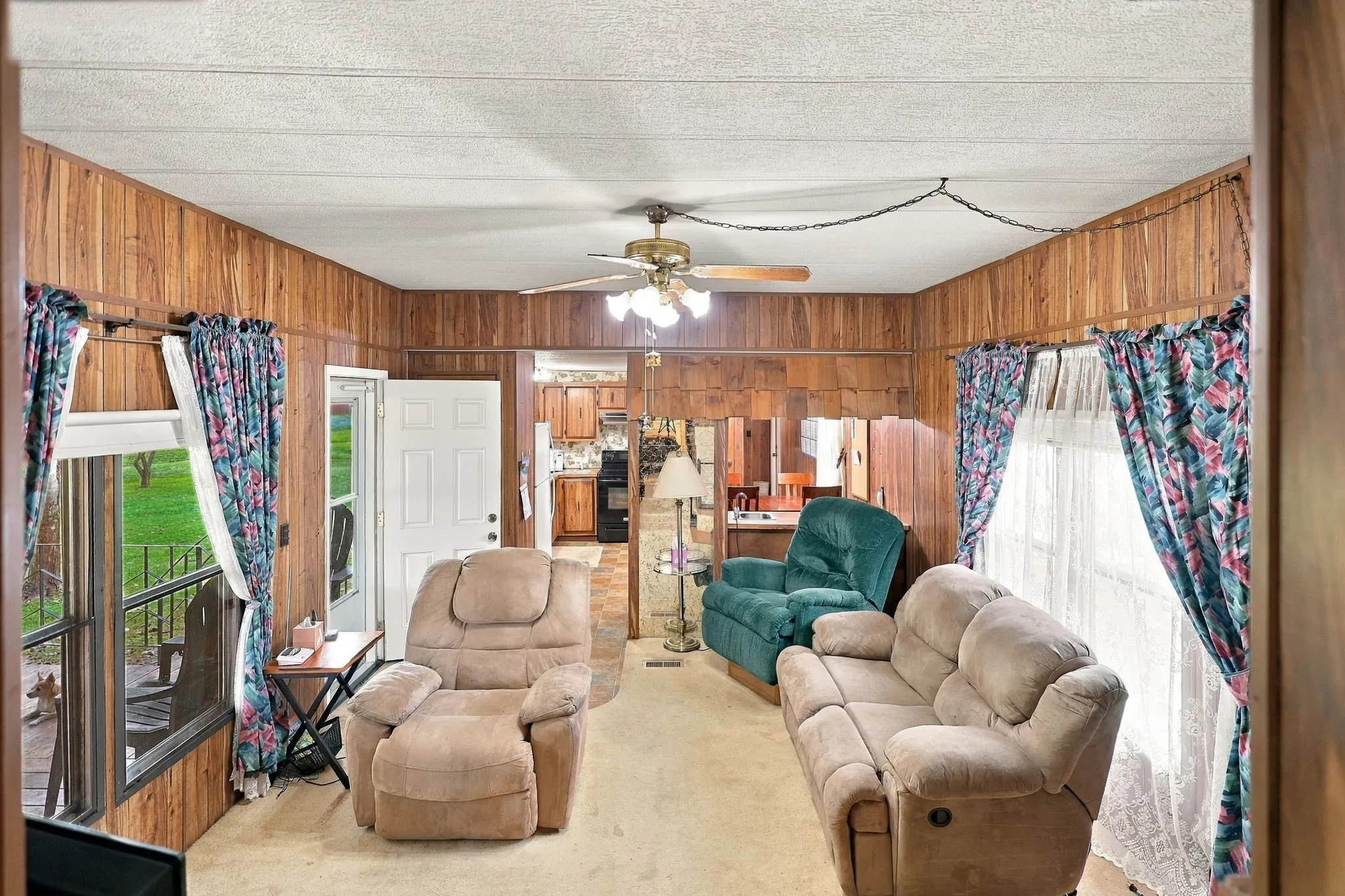 Mobile Home For Sale in Ellis County , 510 Oak Dell Lane, Red Oak, Texas 75154, 2 Bedroom, 2 Bathroom, Garage spaces, 1,120 Sqft, built in 1970, mls#21408529, Real Estate Agent in Red Oak, Homes For Sale in Ellis county, Homes For Sale in Red Oak, Realtor in Red Oak Texas, Real Estate Brokerage Independent Realty Texas, Luminita Cordes Realtor