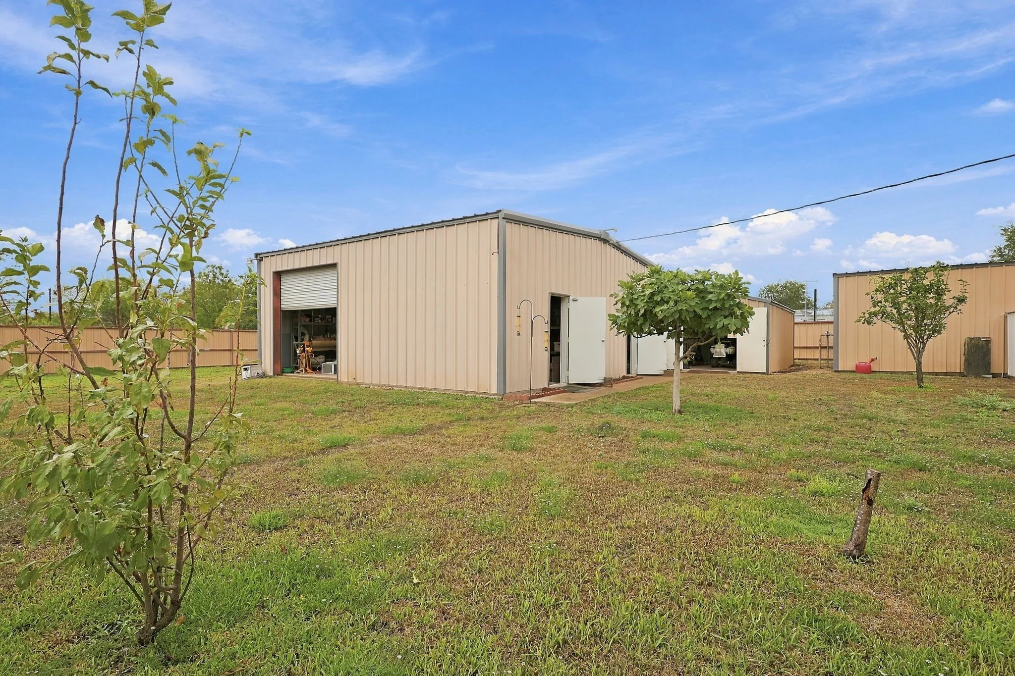 Mobile Home For Sale in Ellis County , 510 Oak Dell Lane, Red Oak, Texas 75154, 2 Bedroom, 2 Bathroom, Garage spaces, 1,120 Sqft, built in 1970, mls#21408529, Real Estate Agent in Red Oak, Homes For Sale in Ellis county, Homes For Sale in Red Oak, Realtor in Red Oak Texas, Real Estate Brokerage Independent Realty Texas, Luminita Cordes Realtor