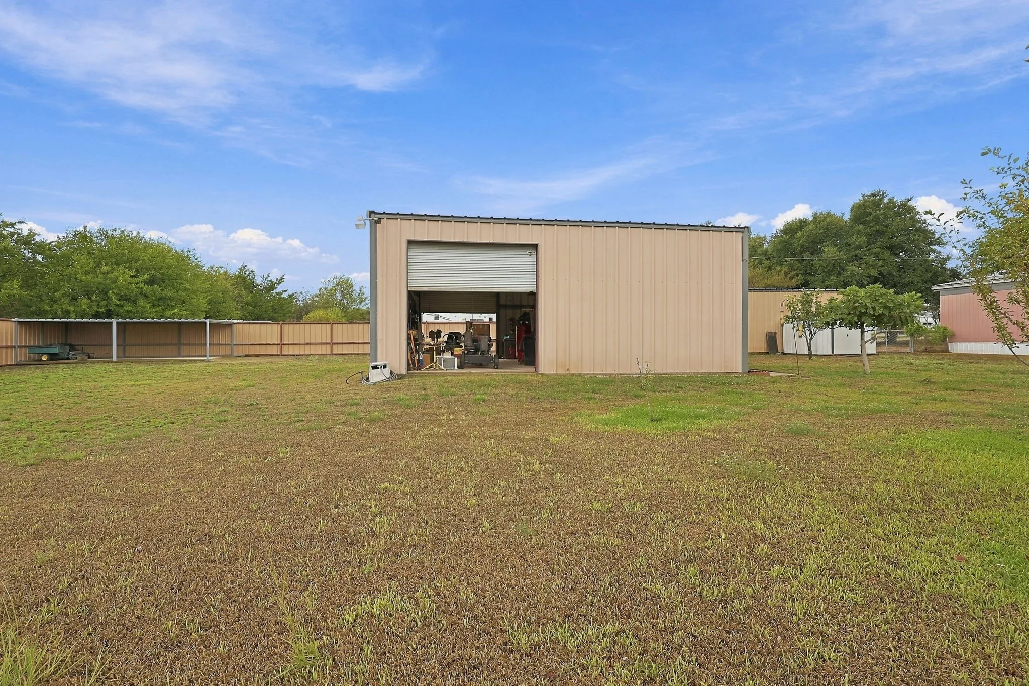 Mobile Home For Sale in Ellis County , 510 Oak Dell Lane, Red Oak, Texas 75154, 2 Bedroom, 2 Bathroom, Garage spaces, 1,120 Sqft, built in 1970, mls#21408529, Real Estate Agent in Red Oak, Homes For Sale in Ellis county, Homes For Sale in Red Oak, Realtor in Red Oak Texas, Real Estate Brokerage Independent Realty Texas, Luminita Cordes Realtor