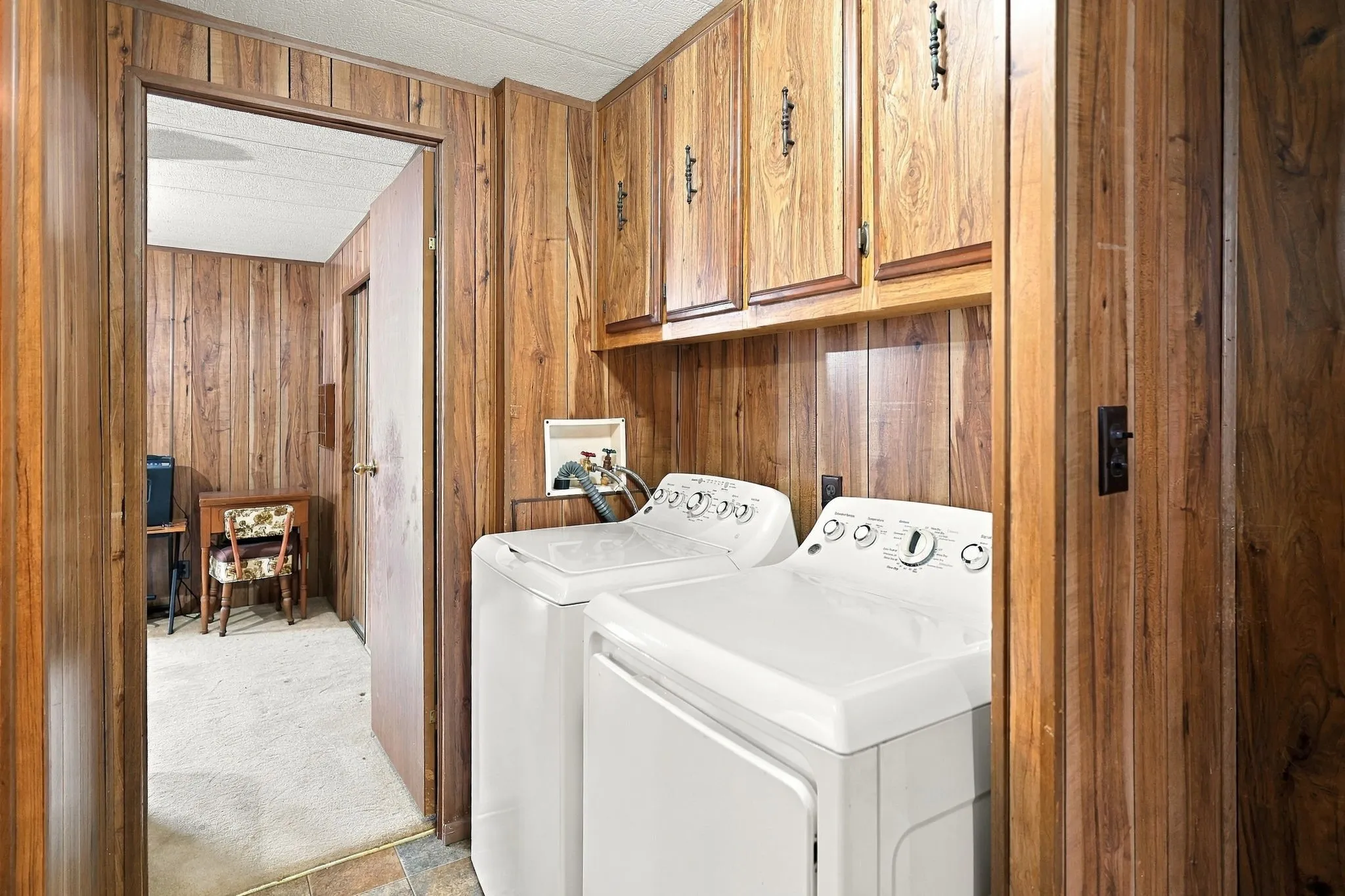 Mobile Home For Sale in Ellis County , 510 Oak Dell Lane, Red Oak, Texas 75154, 2 Bedroom, 2 Bathroom, Garage spaces, 1,120 Sqft, built in 1970, mls#21408529, Real Estate Agent in Red Oak, Homes For Sale in Ellis county, Homes For Sale in Red Oak, Realtor in Red Oak Texas, Real Estate Brokerage Independent Realty Texas, Luminita Cordes Realtor