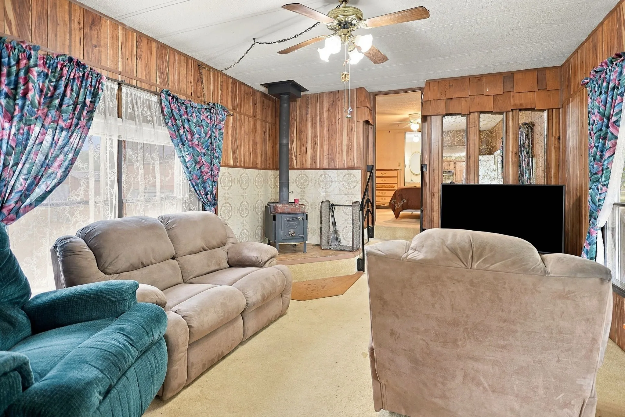 Mobile Home For Sale in Ellis County , 510 Oak Dell Lane, Red Oak, Texas 75154, 2 Bedroom, 2 Bathroom, Garage spaces, 1,120 Sqft, built in 1970, mls#21408529, Real Estate Agent in Red Oak, Homes For Sale in Ellis county, Homes For Sale in Red Oak, Realtor in Red Oak Texas, Real Estate Brokerage Independent Realty Texas, Luminita Cordes Realtor