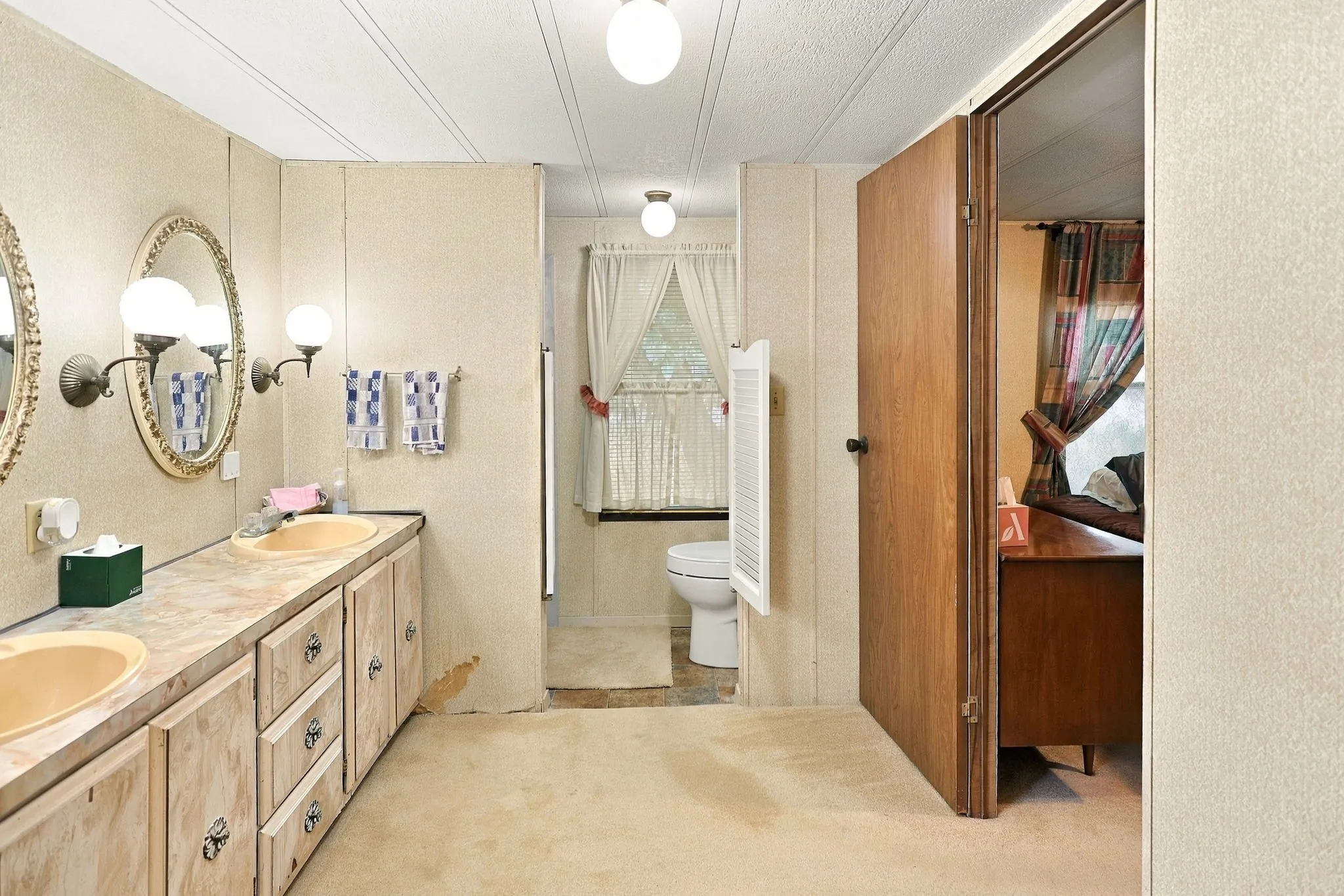 Mobile Home For Sale in Ellis County , 510 Oak Dell Lane, Red Oak, Texas 75154, 2 Bedroom, 2 Bathroom, Garage spaces, 1,120 Sqft, built in 1970, mls#21408529, Real Estate Agent in Red Oak, Homes For Sale in Ellis county, Homes For Sale in Red Oak, Realtor in Red Oak Texas, Real Estate Brokerage Independent Realty Texas, Luminita Cordes Realtor