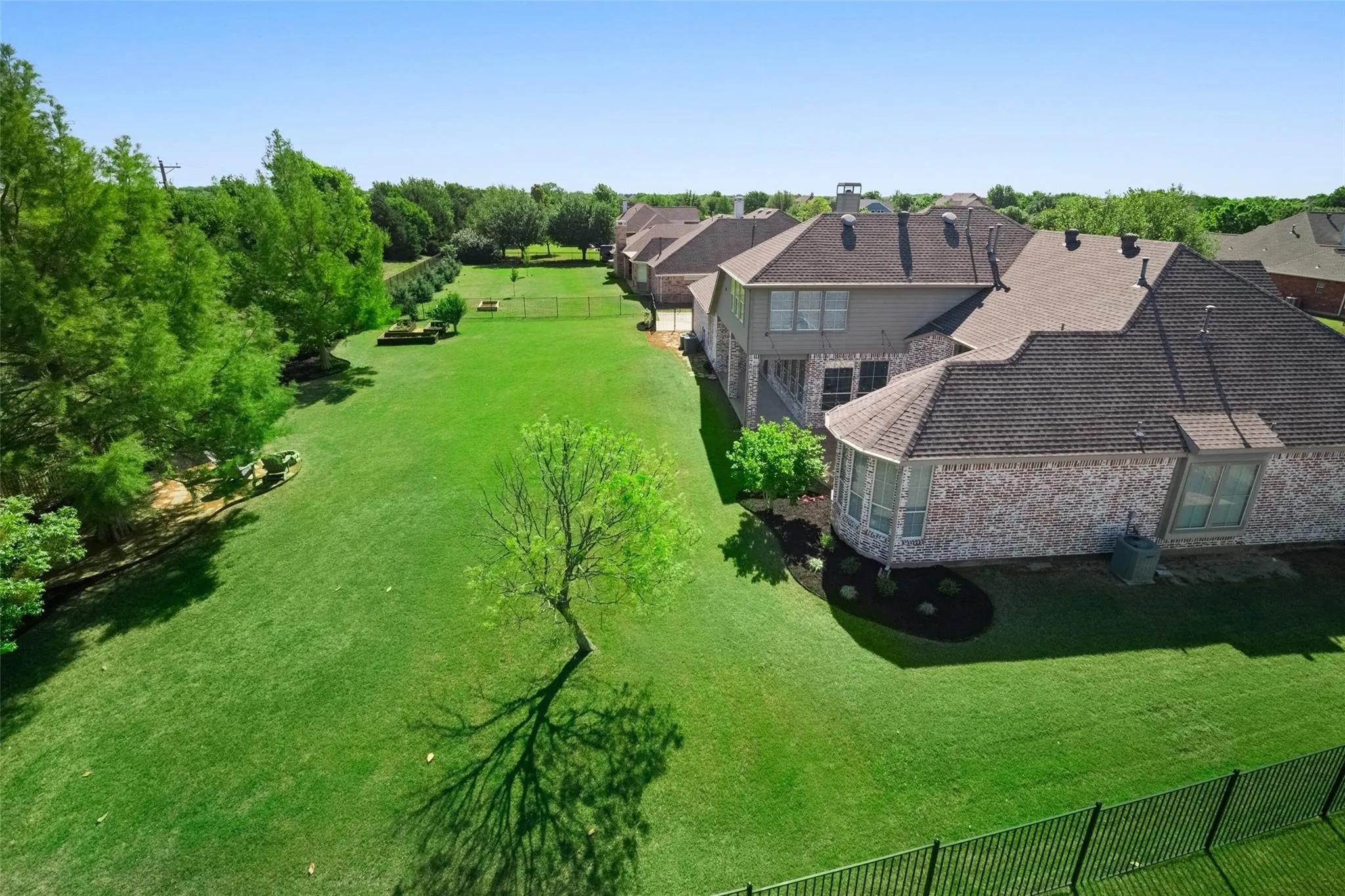 Single Family Residence For Sale in Collin County , 5903 Ridgemore Drive, Parker, Texas 75002, 4 Bedroom, 4 Bathroom, 3 Garage spaces, 4,093 Sqft, built in 2002, mls#21408975, Real Estate Agent in Parker, Homes For Sale in Collin county, Homes For Sale in Parker, Realtor in Parker Texas, Real Estate Brokerage Independent Realty Texas, Luminita Cordes Realtor