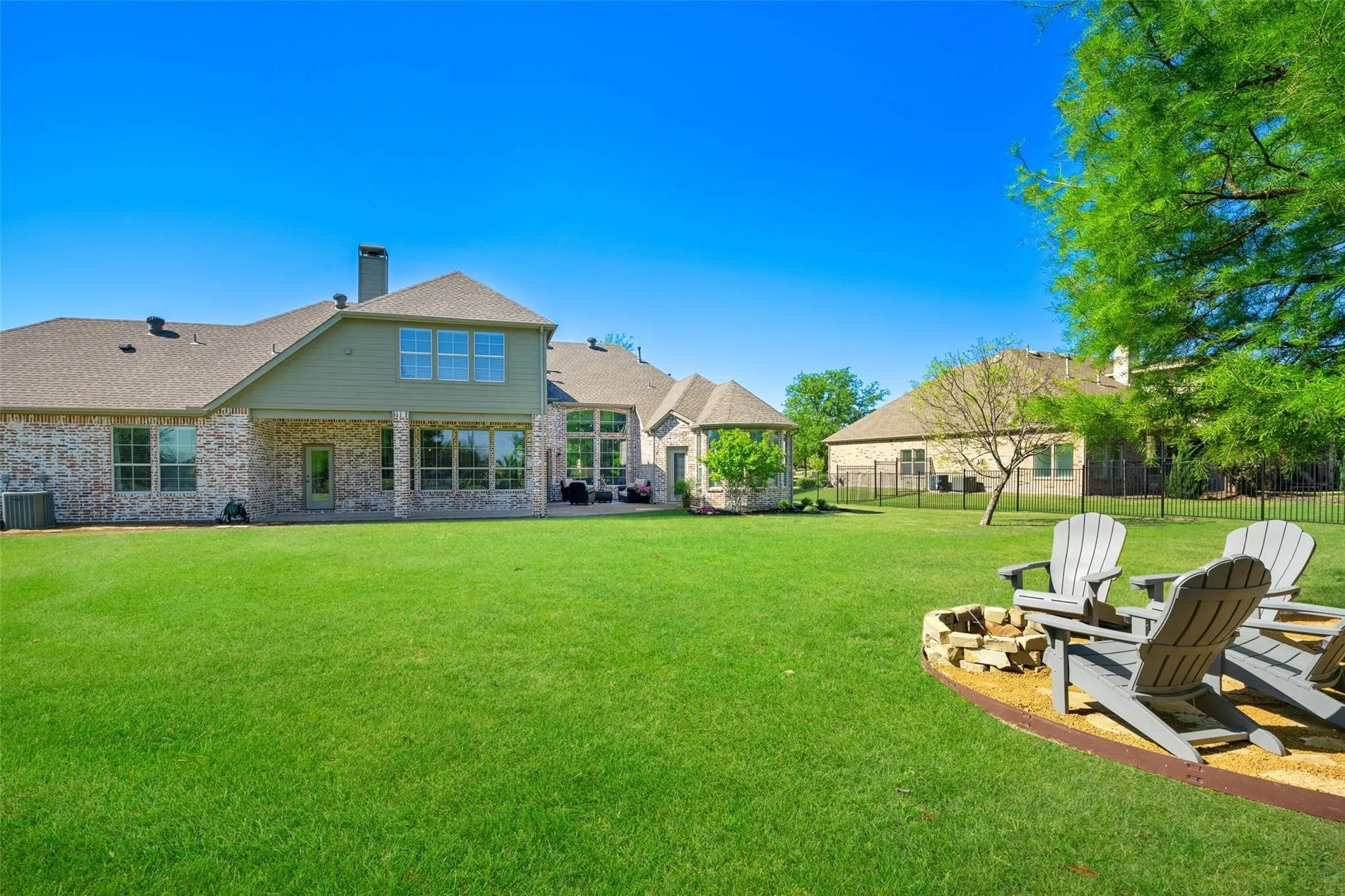 Single Family Residence For Sale in Collin County , 5903 Ridgemore Drive, Parker, Texas 75002, 4 Bedroom, 4 Bathroom, 3 Garage spaces, 4,093 Sqft, built in 2002, mls#21408975, Real Estate Agent in Parker, Homes For Sale in Collin county, Homes For Sale in Parker, Realtor in Parker Texas, Real Estate Brokerage Independent Realty Texas, Luminita Cordes Realtor