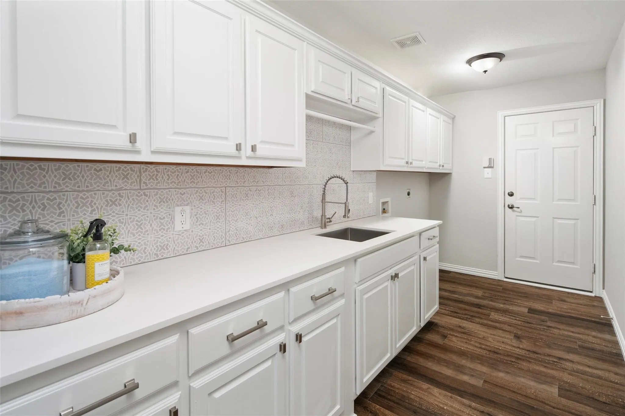 Single Family Residence For Sale in Collin County , 5903 Ridgemore Drive, Parker, Texas 75002, 4 Bedroom, 4 Bathroom, 3 Garage spaces, 4,093 Sqft, built in 2002, mls#21408975, Real Estate Agent in Parker, Homes For Sale in Collin county, Homes For Sale in Parker, Realtor in Parker Texas, Real Estate Brokerage Independent Realty Texas, Luminita Cordes Realtor