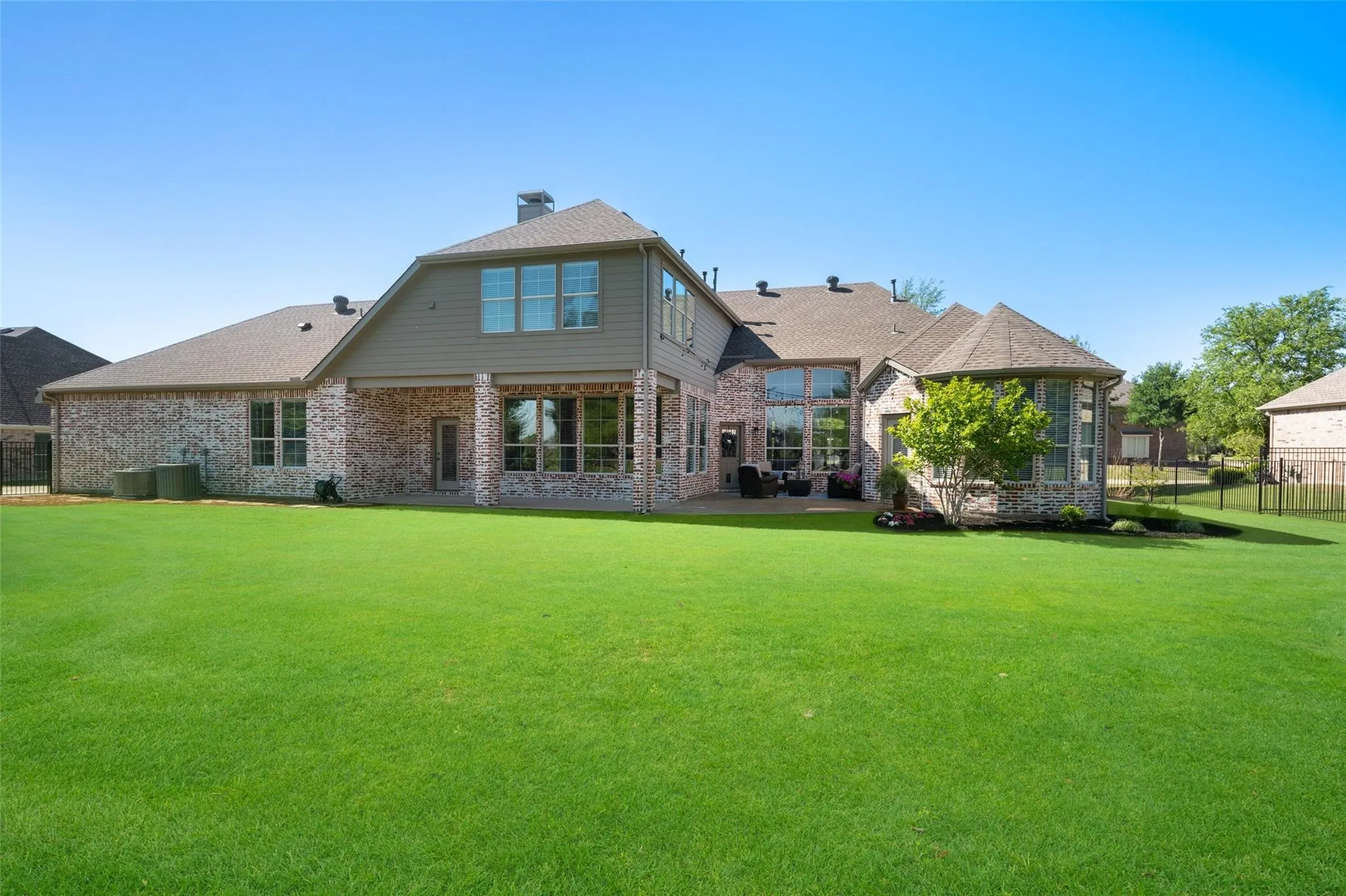 Single Family Residence For Sale in Collin County , 5903 Ridgemore Drive, Parker, Texas 75002, 4 Bedroom, 4 Bathroom, 3 Garage spaces, 4,093 Sqft, built in 2002, mls#21408975, Real Estate Agent in Parker, Homes For Sale in Collin county, Homes For Sale in Parker, Realtor in Parker Texas, Real Estate Brokerage Independent Realty Texas, Luminita Cordes Realtor