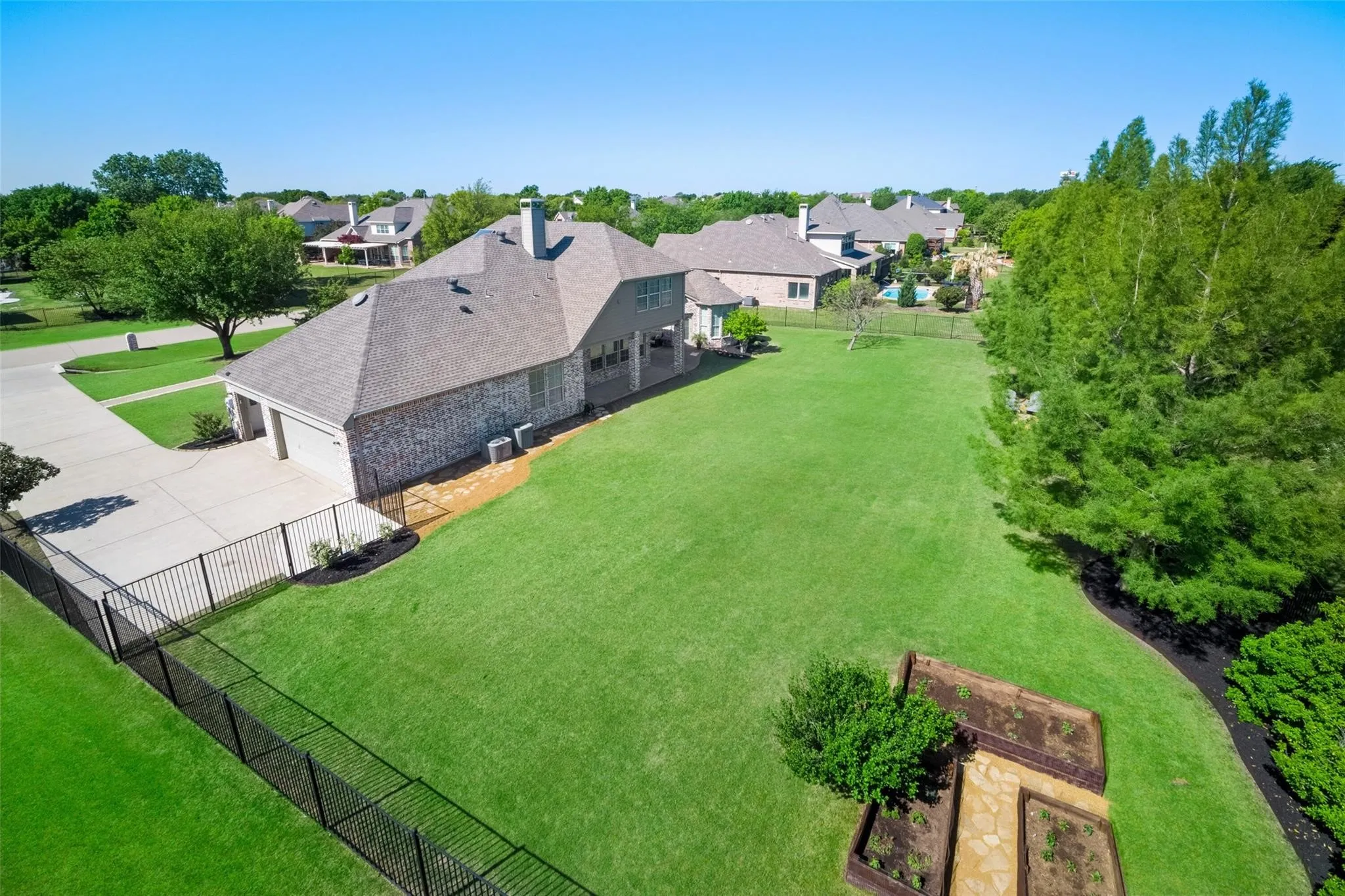 Single Family Residence For Sale in Collin County , 5903 Ridgemore Drive, Parker, Texas 75002, 4 Bedroom, 4 Bathroom, 3 Garage spaces, 4,093 Sqft, built in 2002, mls#21408975, Real Estate Agent in Parker, Homes For Sale in Collin county, Homes For Sale in Parker, Realtor in Parker Texas, Real Estate Brokerage Independent Realty Texas, Luminita Cordes Realtor