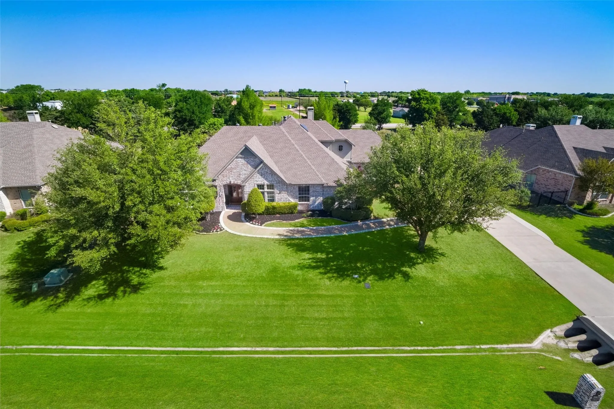 Single Family Residence For Sale in Collin County , 5903 Ridgemore Drive, Parker, Texas 75002, 4 Bedroom, 4 Bathroom, 3 Garage spaces, 4,093 Sqft, built in 2002, mls#21408975, Real Estate Agent in Parker, Homes For Sale in Collin county, Homes For Sale in Parker, Realtor in Parker Texas, Real Estate Brokerage Independent Realty Texas, Luminita Cordes Realtor