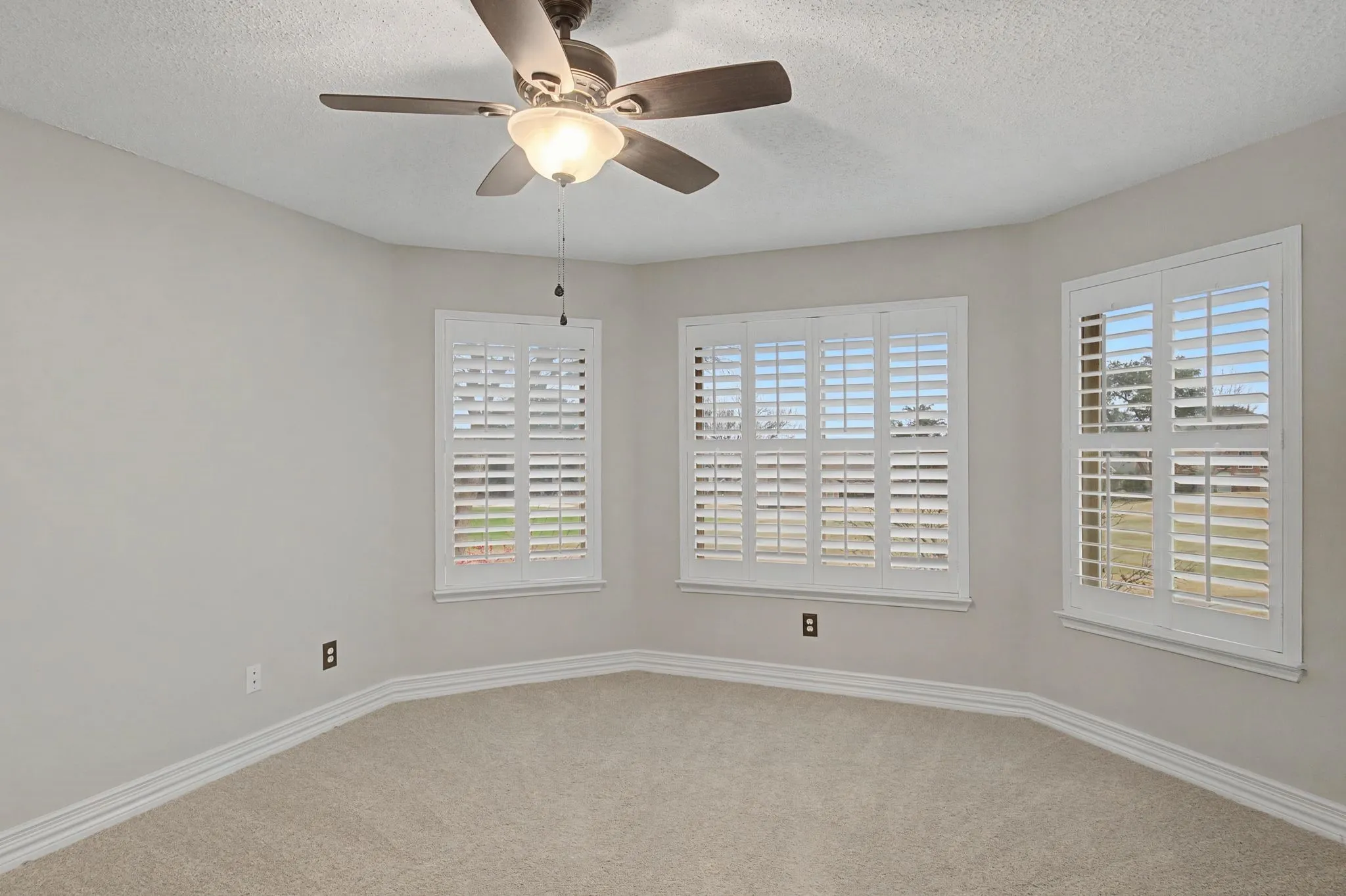 Single Family Residence For Sale in Collin County , 2705 Wind Ridge, Mc Kinney, Texas 75072, 4 Bedroom, 4 Bathroom, 2 Garage spaces, 3,225 Sqft, built in 1990, mls#21408967, Real Estate Agent in Mc Kinney, Homes For Sale in Collin county, Homes For Sale in Mc Kinney, Realtor in Mc Kinney Texas, Real Estate Brokerage Independent Realty Texas, Luminita Cordes Realtor