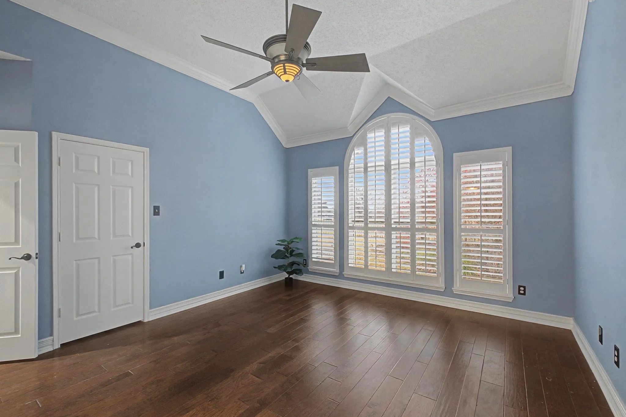 Single Family Residence For Sale in Collin County , 2705 Wind Ridge, Mc Kinney, Texas 75072, 4 Bedroom, 4 Bathroom, 2 Garage spaces, 3,225 Sqft, built in 1990, mls#21408967, Real Estate Agent in Mc Kinney, Homes For Sale in Collin county, Homes For Sale in Mc Kinney, Realtor in Mc Kinney Texas, Real Estate Brokerage Independent Realty Texas, Luminita Cordes Realtor