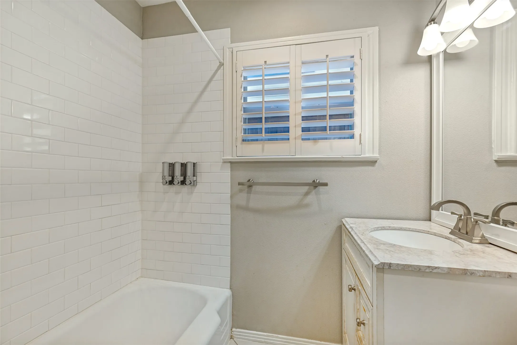 Jack and Jill bath