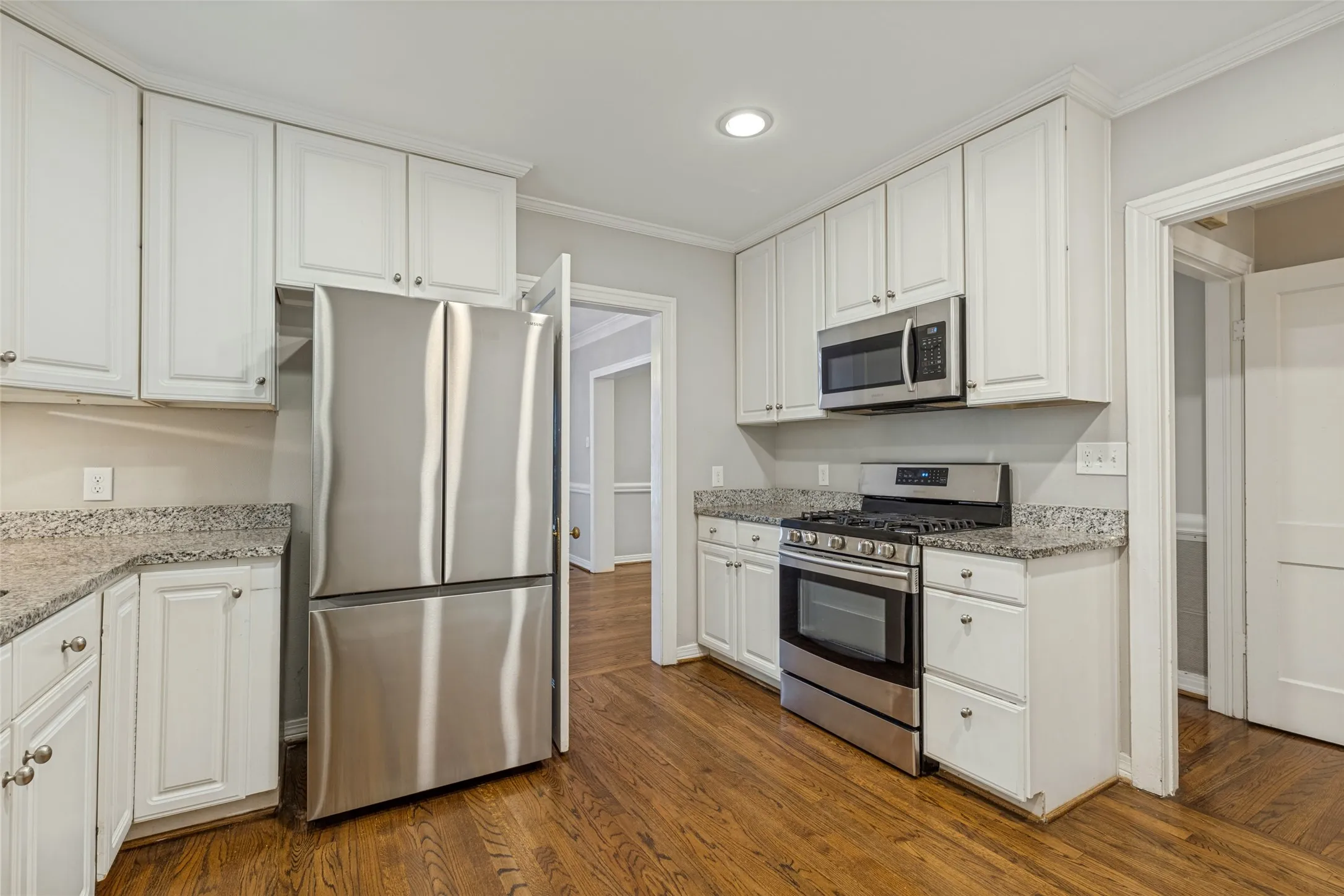 Single Family Residence For Rent in Dallas County , 4329 Greenbrier Drive, University Park, Texas 75225, 3 Bedroom, 2 Bathroom, 2 Garage spaces, 1,830 Sqft, built in 1940, mls#21409027, Real Estate Agent in University Park, Homes For Rent in Dallas county, Homes For Rent in University Park, Realtor in University Park Texas, Real Estate Brokerage Independent Realty Texas, Luminita Cordes Realtor