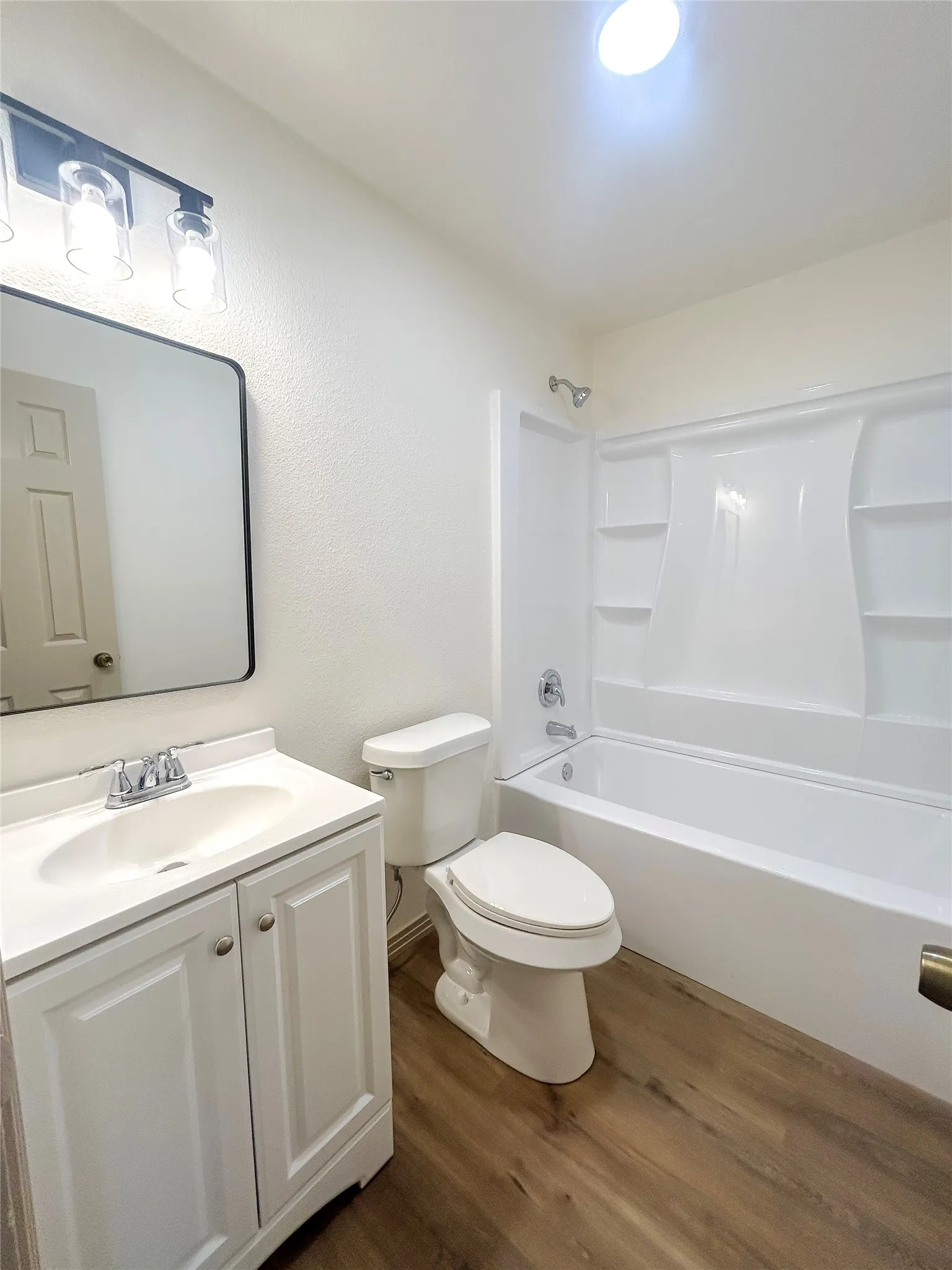 Single Family Residence For Sale in Hill County , 304 N Neches Street, Whitney, Texas 76692, 2 Bedroom, 2 Bathroom, Garage spaces, 1,188 Sqft, built in 1958, mls#21409030, Real Estate Agent in Whitney, Homes For Sale in Hill county, Homes For Sale in Whitney, Realtor in Whitney Texas, Real Estate Brokerage Independent Realty Texas, Luminita Cordes Realtor