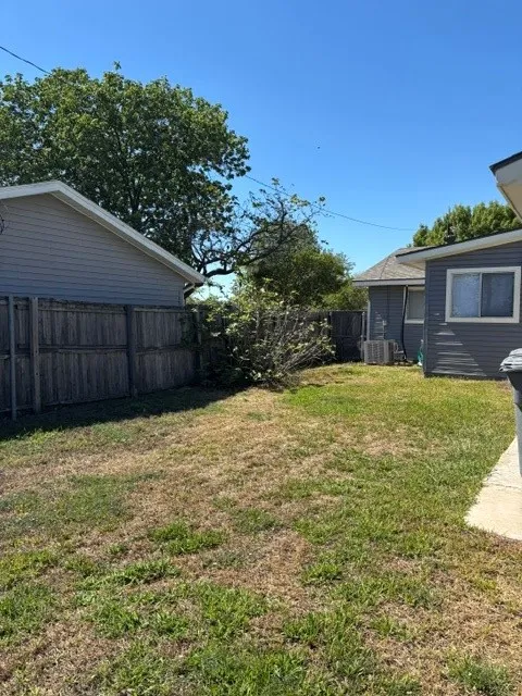 Single Family Residence For Sale in Dallas County , 9684 Dale Glade Drive, Dallas, Texas 75217, 3 Bedroom, 2 Bathroom, 2 Garage spaces, 1,595 Sqft, built in 1972, mls#21408517, Real Estate Agent in Dallas, Homes For Sale in Dallas county, Homes For Sale in Dallas, Realtor in Dallas Texas, Real Estate Brokerage Independent Realty Texas, Luminita Cordes Realtor