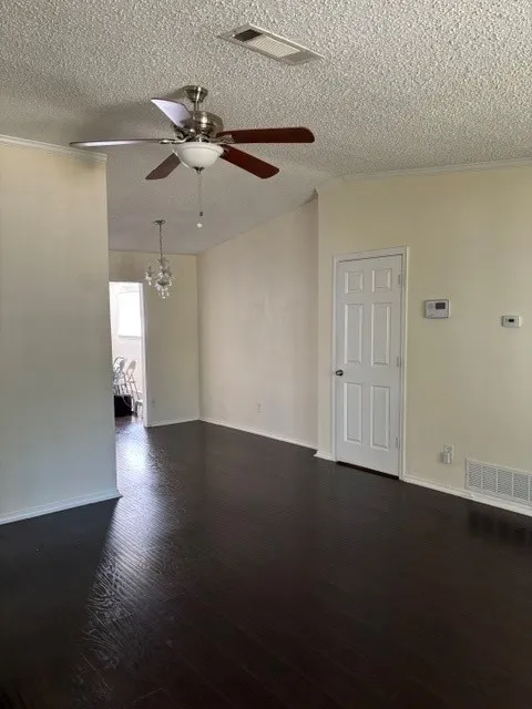 Single Family Residence For Sale in Dallas County , 9684 Dale Glade Drive, Dallas, Texas 75217, 3 Bedroom, 2 Bathroom, 2 Garage spaces, 1,595 Sqft, built in 1972, mls#21408517, Real Estate Agent in Dallas, Homes For Sale in Dallas county, Homes For Sale in Dallas, Realtor in Dallas Texas, Real Estate Brokerage Independent Realty Texas, Luminita Cordes Realtor