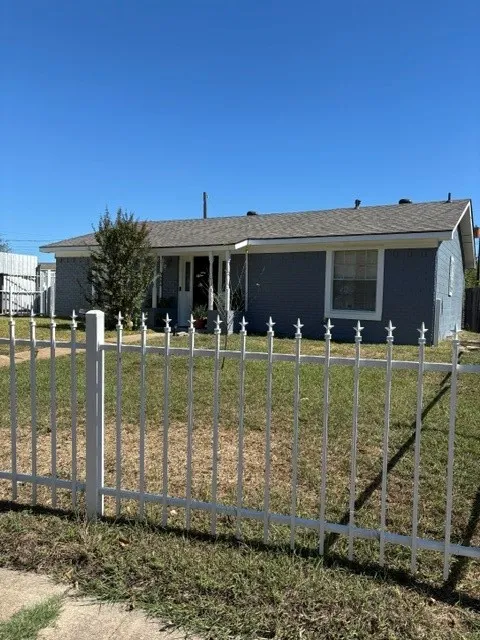 Single Family Residence For Sale