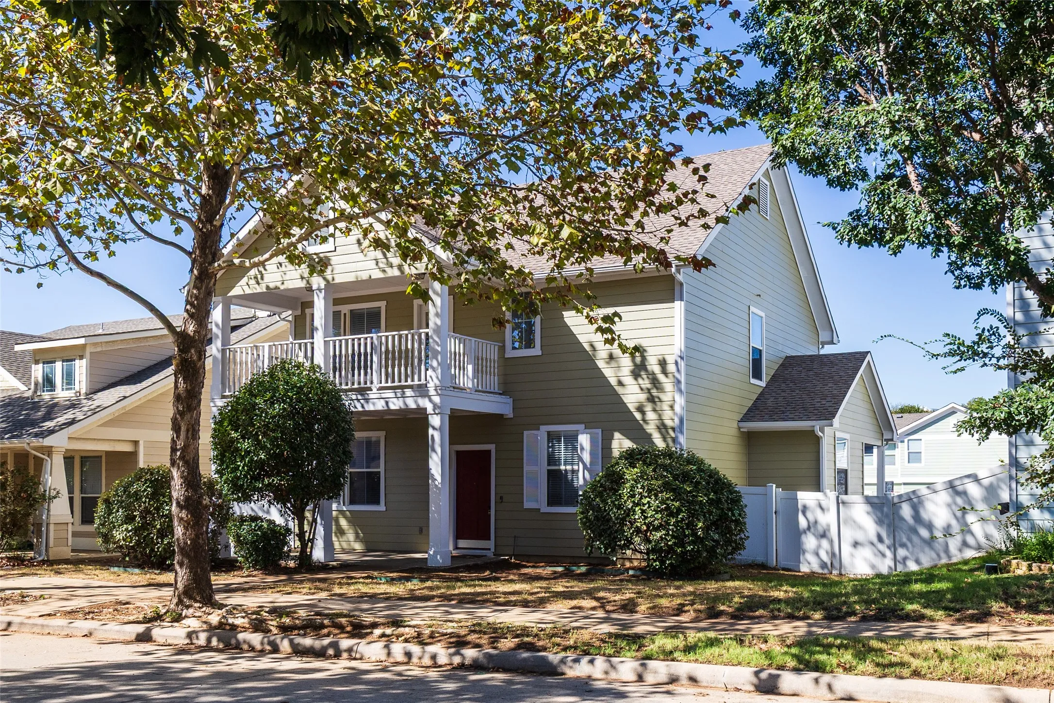 Single Family Residence For Sale in Denton County , 1815 Bridgeport Drive, Providence Village, Texas 76227, 3 Bedroom, 3 Bathroom, 2 Garage spaces, 2,407 Sqft, built in 2004, mls#21409032, Real Estate Agent in Providence Village, Homes For Sale in Denton county, Homes For Sale in Providence Village, Realtor in Providence Village Texas, Real Estate Brokerage Independent Realty Texas, Luminita Cordes Realtor