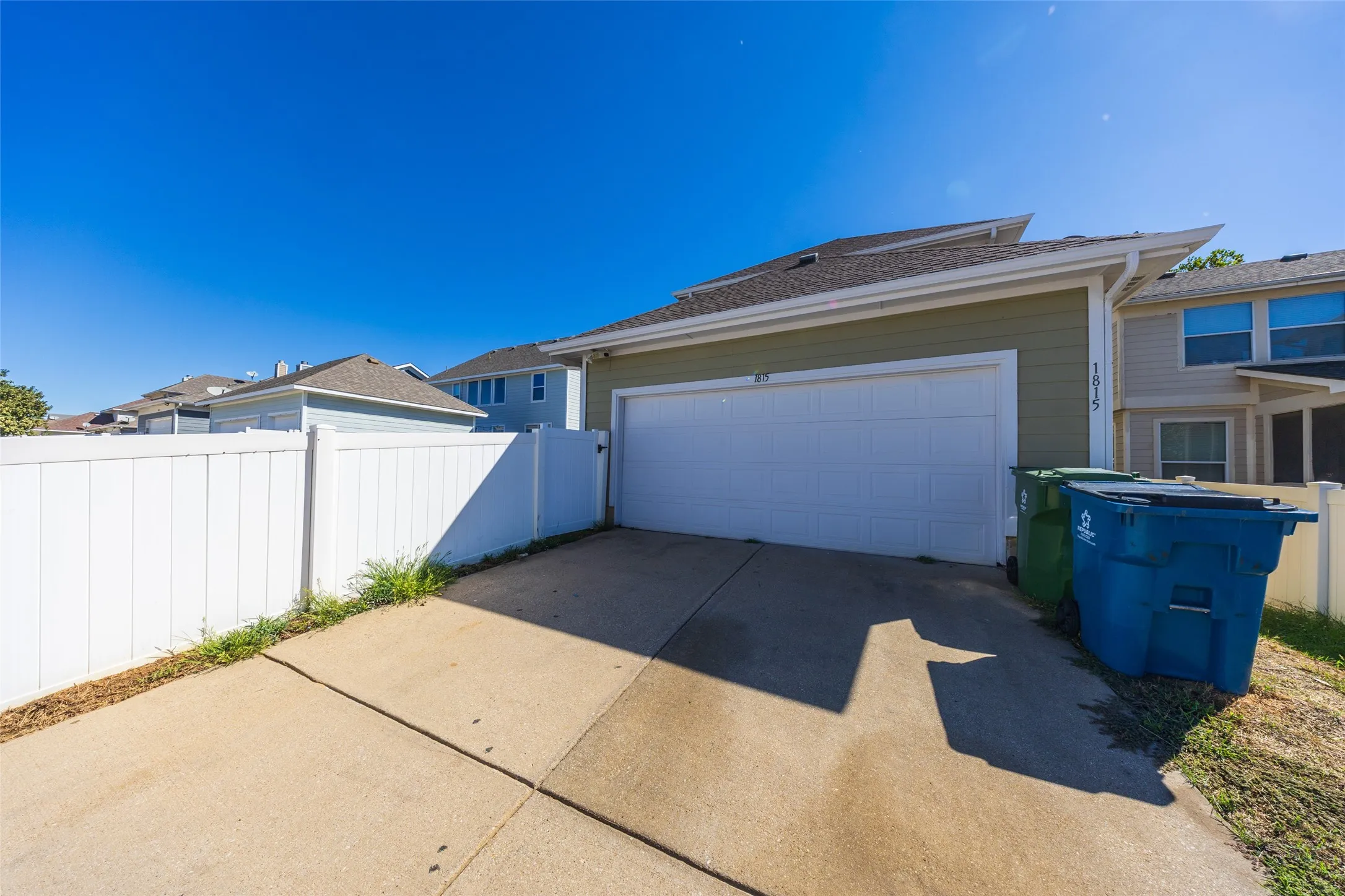 Single Family Residence For Sale in Denton County , 1815 Bridgeport Drive, Providence Village, Texas 76227, 3 Bedroom, 3 Bathroom, 2 Garage spaces, 2,407 Sqft, built in 2004, mls#21409032, Real Estate Agent in Providence Village, Homes For Sale in Denton county, Homes For Sale in Providence Village, Realtor in Providence Village Texas, Real Estate Brokerage Independent Realty Texas, Luminita Cordes Realtor