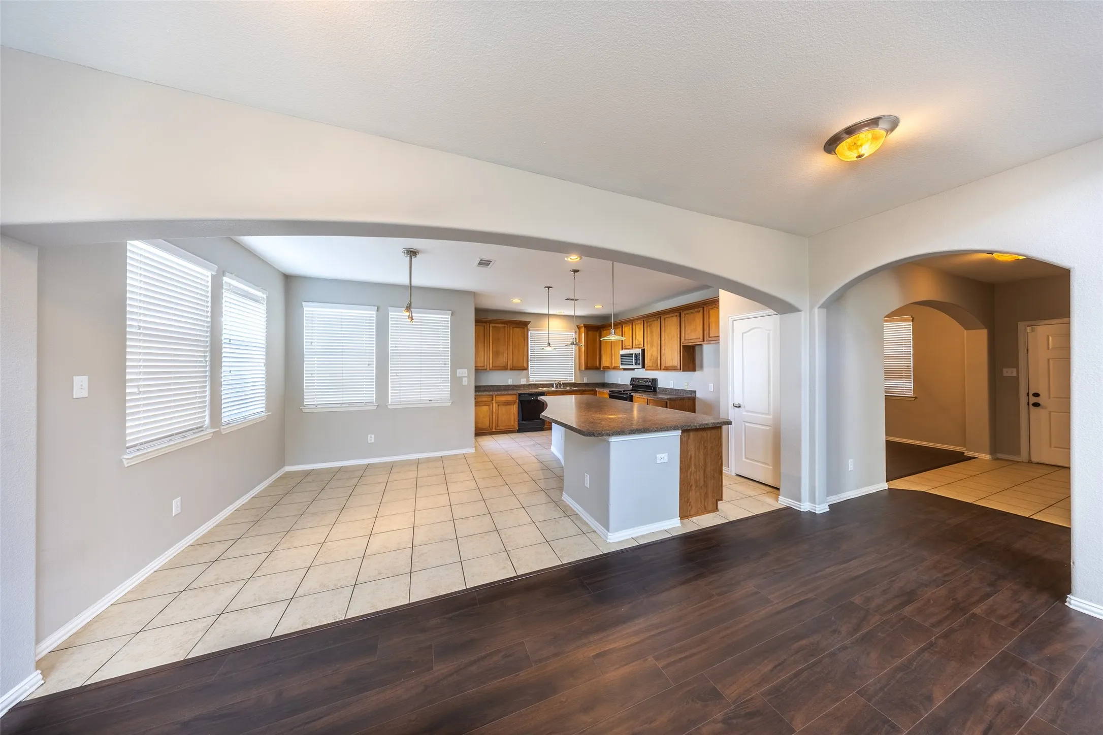 Single Family Residence For Sale in Denton County , 1815 Bridgeport Drive, Providence Village, Texas 76227, 3 Bedroom, 3 Bathroom, 2 Garage spaces, 2,407 Sqft, built in 2004, mls#21409032, Real Estate Agent in Providence Village, Homes For Sale in Denton county, Homes For Sale in Providence Village, Realtor in Providence Village Texas, Real Estate Brokerage Independent Realty Texas, Luminita Cordes Realtor