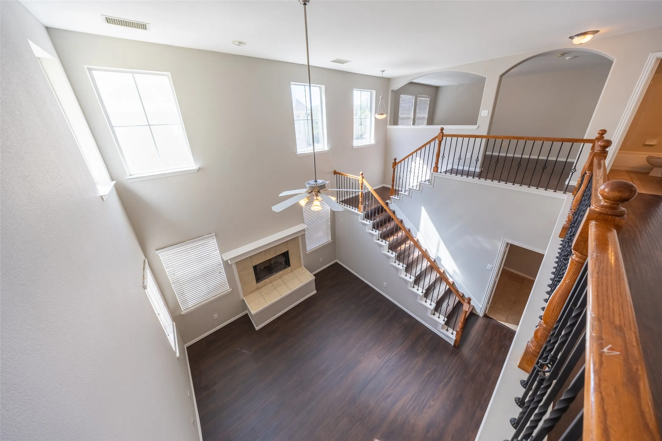 Single Family Residence For Sale in Denton County , 1815 Bridgeport Drive, Providence Village, Texas 76227, 3 Bedroom, 3 Bathroom, 2 Garage spaces, 2,407 Sqft, built in 2004, mls#21409032, Real Estate Agent in Providence Village, Homes For Sale in Denton county, Homes For Sale in Providence Village, Realtor in Providence Village Texas, Real Estate Brokerage Independent Realty Texas, Luminita Cordes Realtor