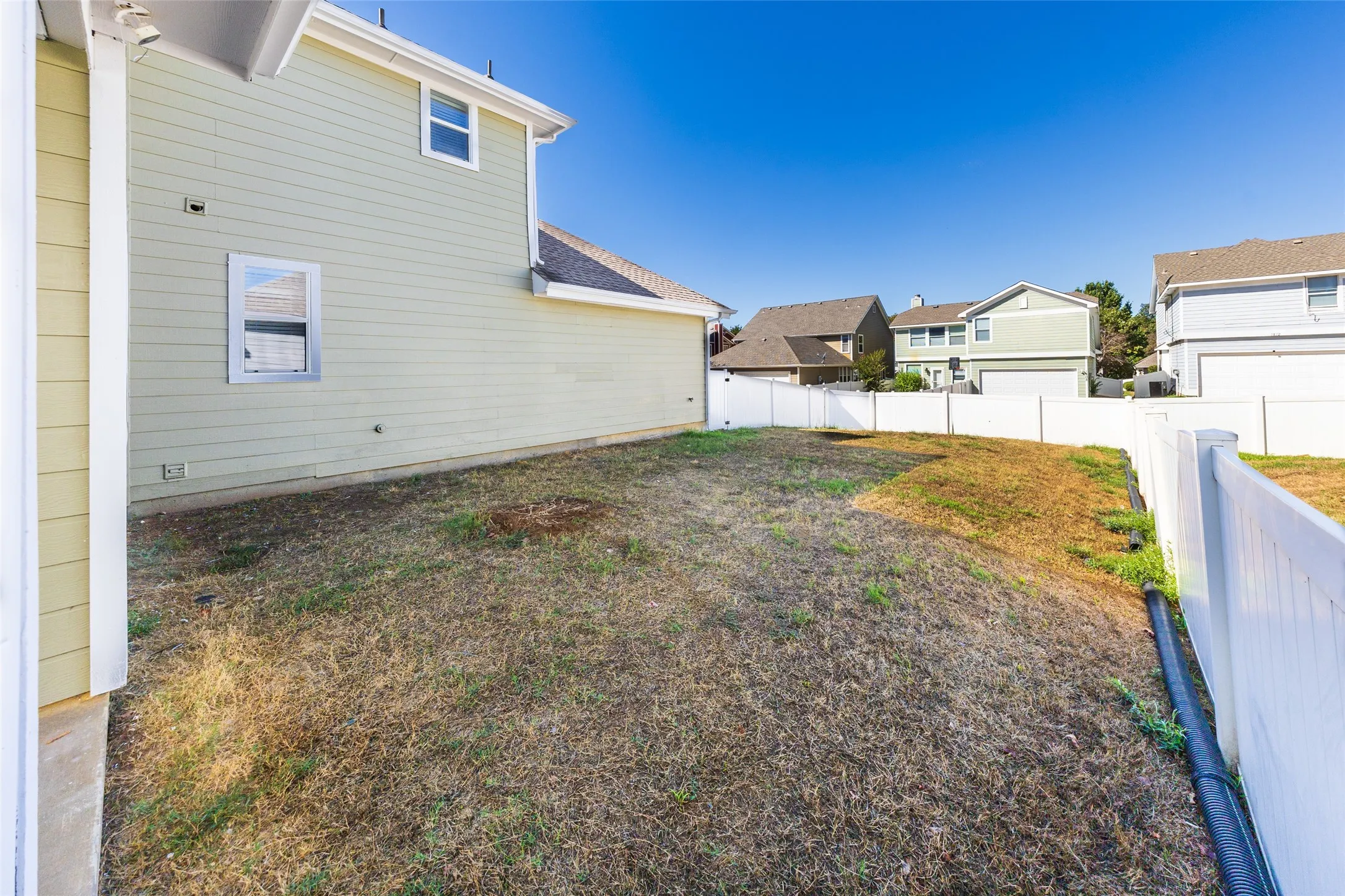 Single Family Residence For Sale in Denton County , 1815 Bridgeport Drive, Providence Village, Texas 76227, 3 Bedroom, 3 Bathroom, 2 Garage spaces, 2,407 Sqft, built in 2004, mls#21409032, Real Estate Agent in Providence Village, Homes For Sale in Denton county, Homes For Sale in Providence Village, Realtor in Providence Village Texas, Real Estate Brokerage Independent Realty Texas, Luminita Cordes Realtor