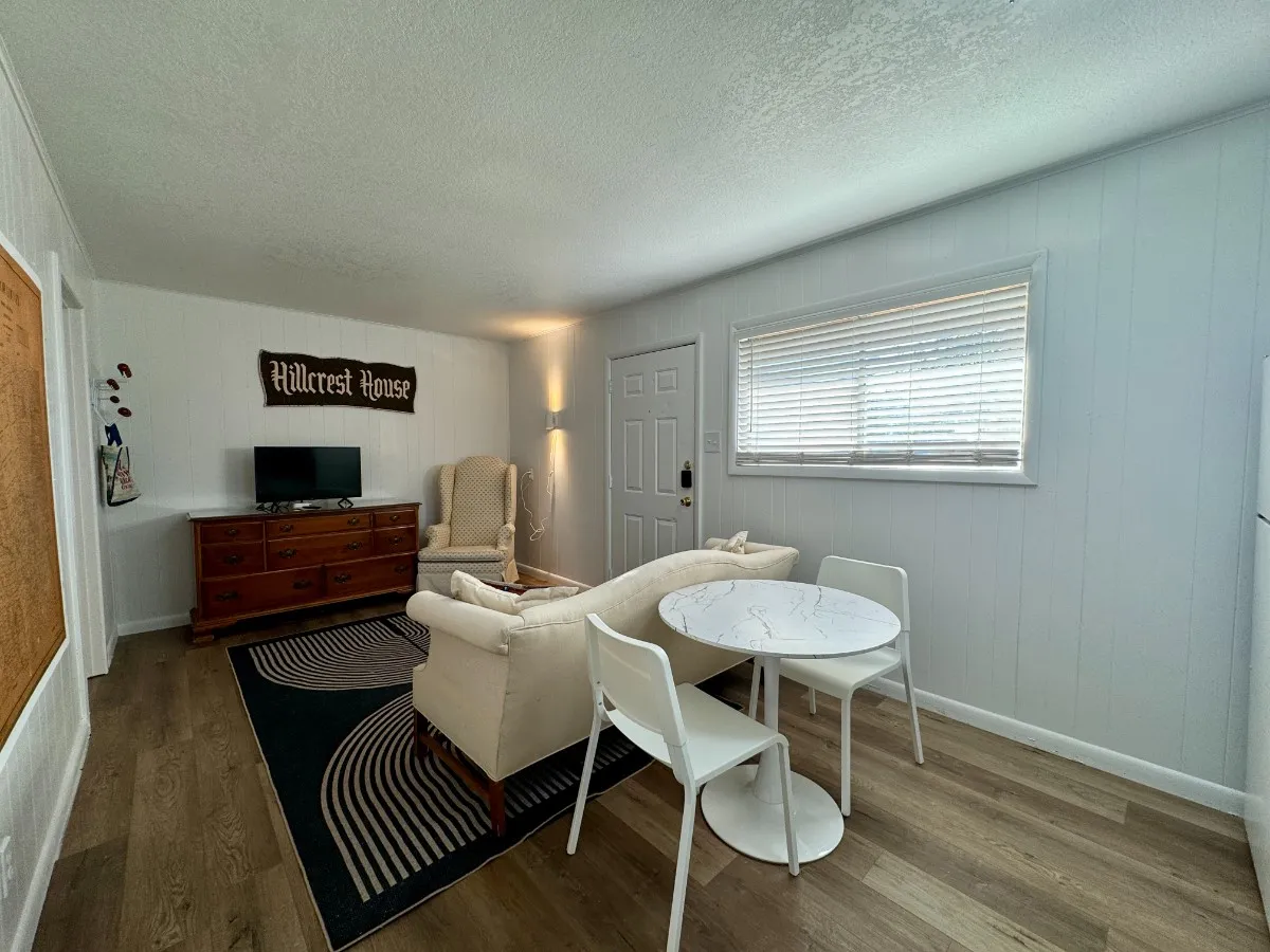Apartment For Rent in Taylor County , 2401 Church Street 12, Abilene, Texas 79601, 1 Bedroom, 1 Bathroom, Garage spaces, 450 Sqft, built in 1959, mls#21409034, Real Estate Agent in Abilene, Homes For Rent in Taylor county, Homes For Rent in Abilene, Realtor in Abilene Texas, Real Estate Brokerage Independent Realty Texas, Luminita Cordes Realtor