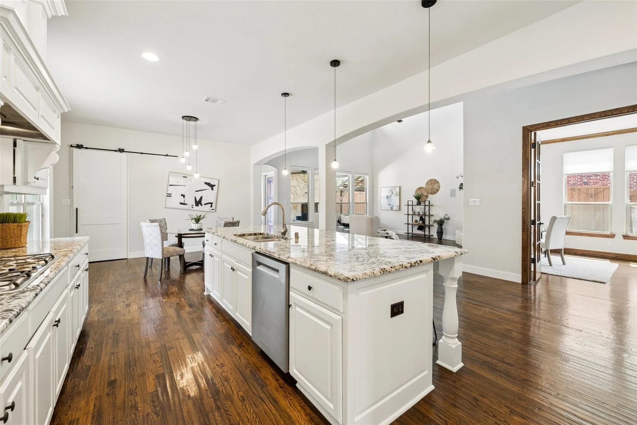 Single Family Residence For Sale in Denton County , 4664 Maverick Way, Carrollton, Texas 75010, 5 Bedroom, 6 Bathroom, 3 Garage spaces, 4,947 Sqft, built in 2014, mls#21387459, Real Estate Agent in Carrollton, Homes For Sale in Denton county, Homes For Sale in Carrollton, Realtor in Carrollton Texas, Real Estate Brokerage Independent Realty Texas, Luminita Cordes Realtor