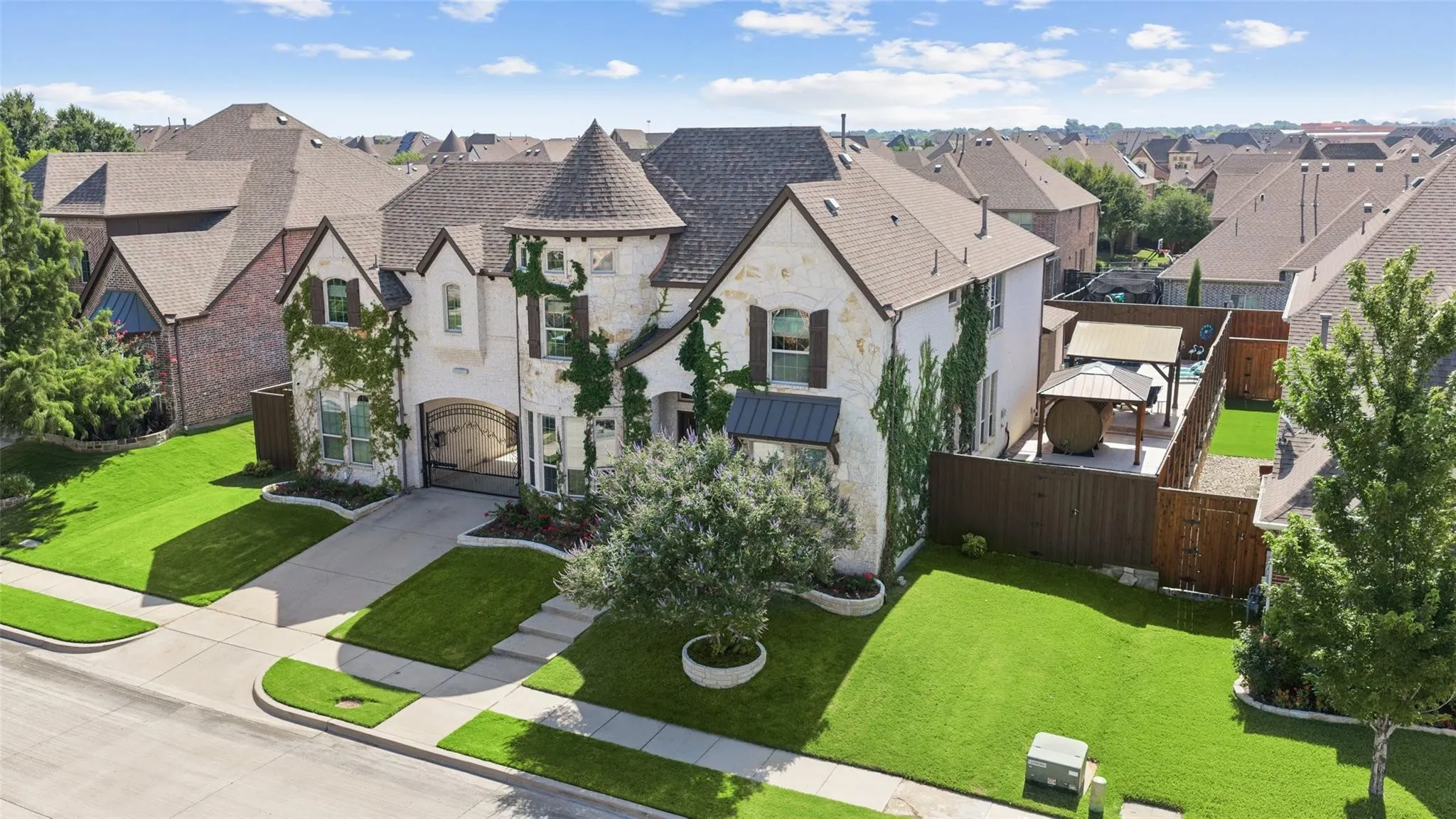 Single Family Residence For Sale in Denton County , 4664 Maverick Way, Carrollton, Texas 75010, 5 Bedroom, 6 Bathroom, 3 Garage spaces, 4,947 Sqft, built in 2014, mls#21387459, Real Estate Agent in Carrollton, Homes For Sale in Denton county, Homes For Sale in Carrollton, Realtor in Carrollton Texas, Real Estate Brokerage Independent Realty Texas, Luminita Cordes Realtor