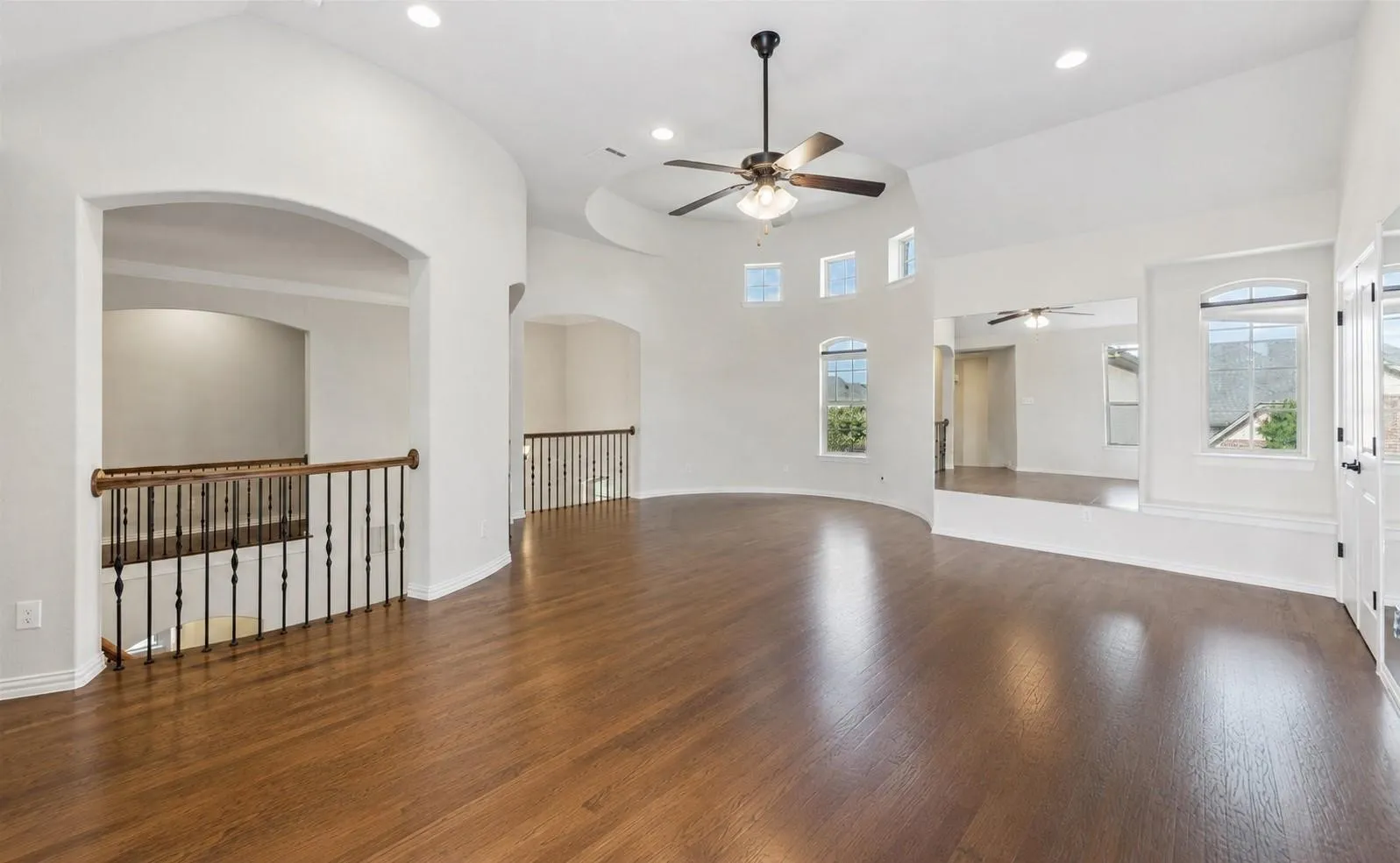 Single Family Residence For Sale in Denton County , 4664 Maverick Way, Carrollton, Texas 75010, 5 Bedroom, 6 Bathroom, 3 Garage spaces, 4,947 Sqft, built in 2014, mls#21387459, Real Estate Agent in Carrollton, Homes For Sale in Denton county, Homes For Sale in Carrollton, Realtor in Carrollton Texas, Real Estate Brokerage Independent Realty Texas, Luminita Cordes Realtor