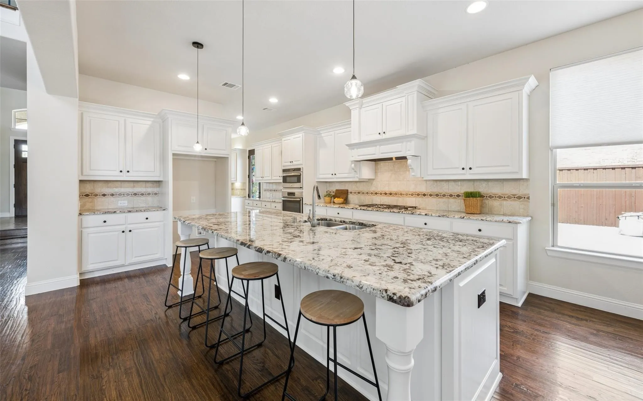 Single Family Residence For Sale in Denton County , 4664 Maverick Way, Carrollton, Texas 75010, 5 Bedroom, 6 Bathroom, 3 Garage spaces, 4,947 Sqft, built in 2014, mls#21387459, Real Estate Agent in Carrollton, Homes For Sale in Denton county, Homes For Sale in Carrollton, Realtor in Carrollton Texas, Real Estate Brokerage Independent Realty Texas, Luminita Cordes Realtor