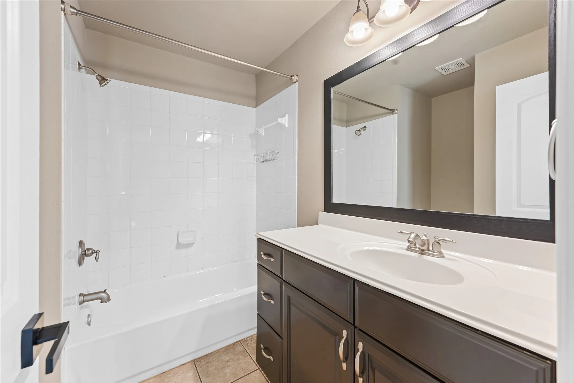 Townhouse For Rent in Dallas County , 4007 Brownstone Court, Dallas, Texas 75204, 3 Bedroom, 4 Bathroom, 2 Garage spaces, 2,413 Sqft, built in 2007, mls#21405675, Real Estate Agent in Dallas, Homes For Rent in Dallas county, Homes For Rent in Dallas, Realtor in Dallas Texas, Real Estate Brokerage Independent Realty Texas, Luminita Cordes Realtor