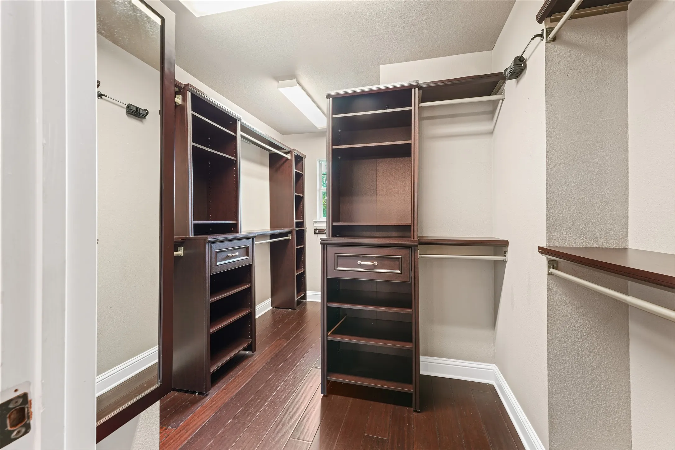 Townhouse For Rent in Dallas County , 4007 Brownstone Court, Dallas, Texas 75204, 3 Bedroom, 4 Bathroom, 2 Garage spaces, 2,413 Sqft, built in 2007, mls#21405675, Real Estate Agent in Dallas, Homes For Rent in Dallas county, Homes For Rent in Dallas, Realtor in Dallas Texas, Real Estate Brokerage Independent Realty Texas, Luminita Cordes Realtor