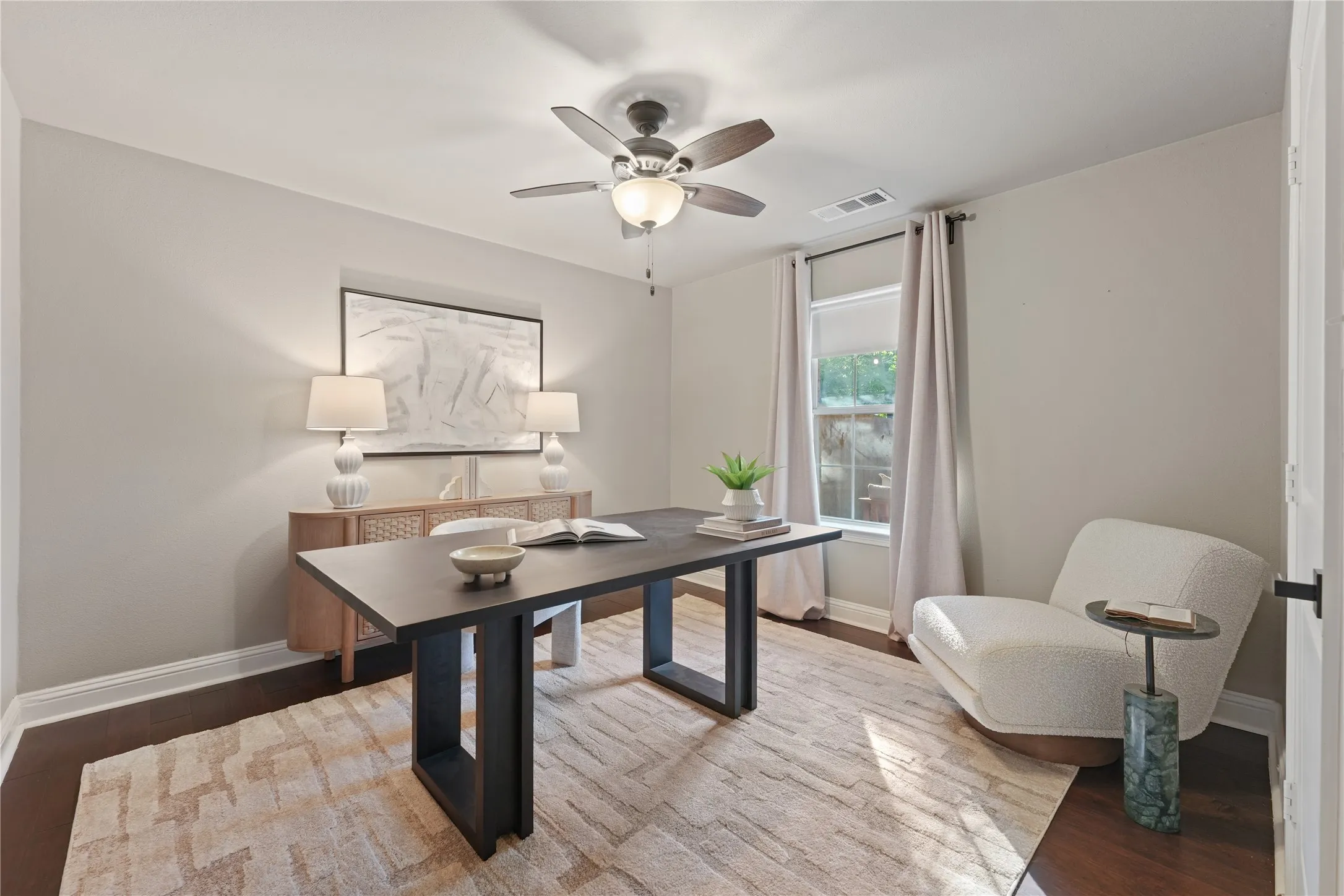 Townhouse For Rent in Dallas County , 4007 Brownstone Court, Dallas, Texas 75204, 3 Bedroom, 4 Bathroom, 2 Garage spaces, 2,413 Sqft, built in 2007, mls#21405675, Real Estate Agent in Dallas, Homes For Rent in Dallas county, Homes For Rent in Dallas, Realtor in Dallas Texas, Real Estate Brokerage Independent Realty Texas, Luminita Cordes Realtor