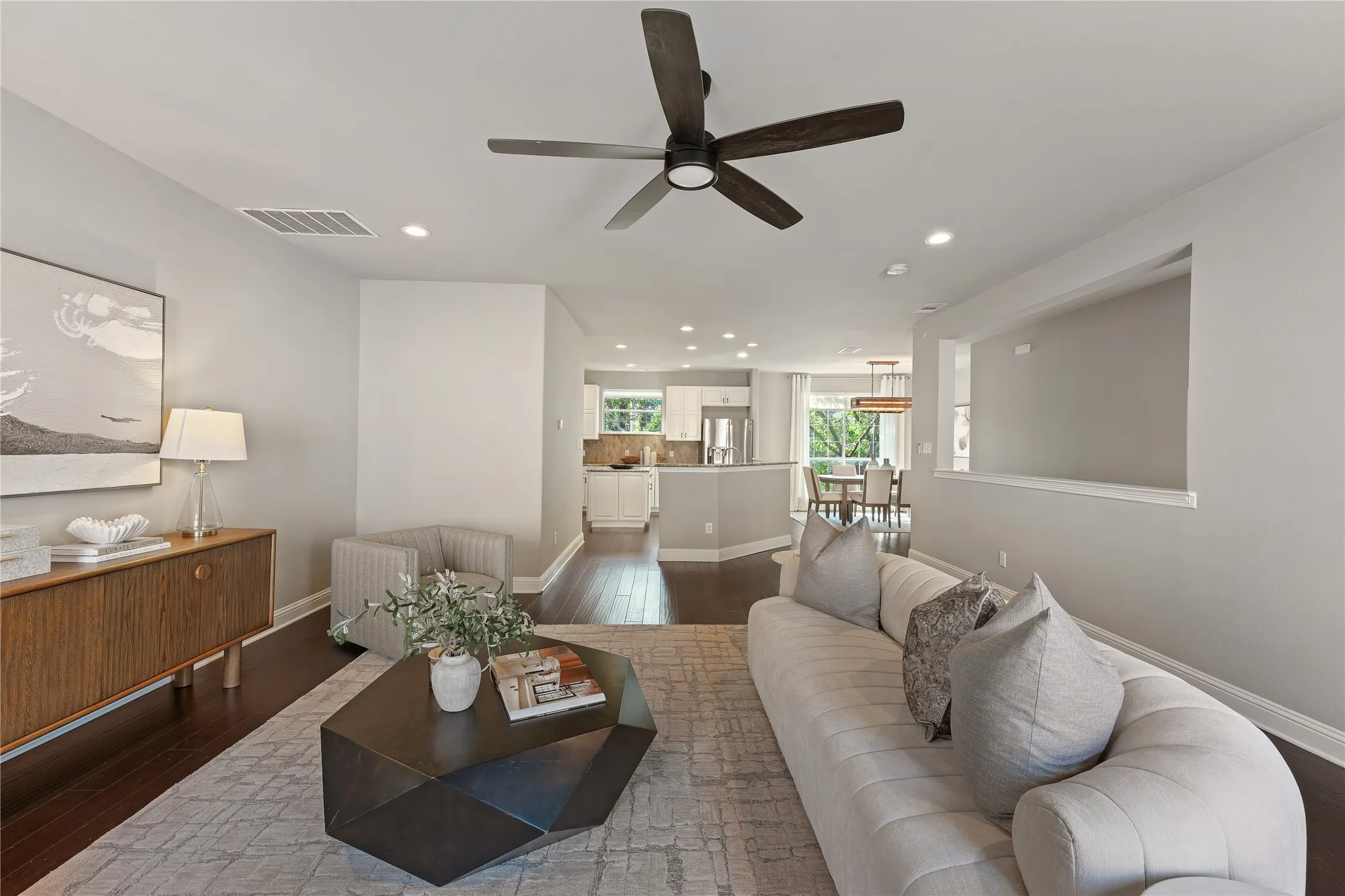 Townhouse For Rent in Dallas County , 4007 Brownstone Court, Dallas, Texas 75204, 3 Bedroom, 4 Bathroom, 2 Garage spaces, 2,413 Sqft, built in 2007, mls#21405675, Real Estate Agent in Dallas, Homes For Rent in Dallas county, Homes For Rent in Dallas, Realtor in Dallas Texas, Real Estate Brokerage Independent Realty Texas, Luminita Cordes Realtor